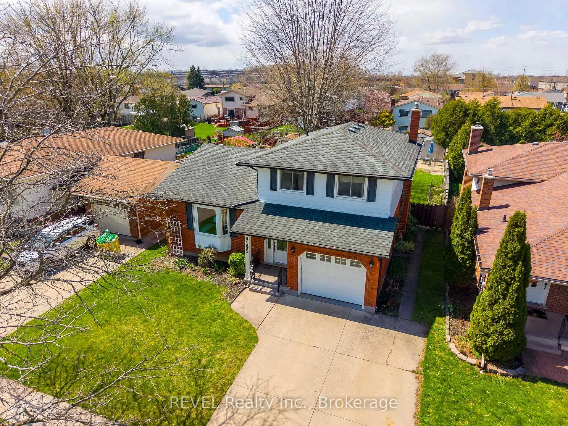 Photo 3 of 6195 Eldorado Avenue, Niagara Falls, West Wood — HOMEH