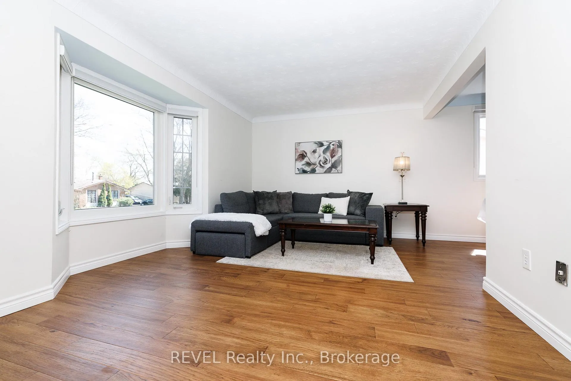 Photo 7 of 6195 Eldorado Avenue, Niagara Falls, West Wood — HOMEH