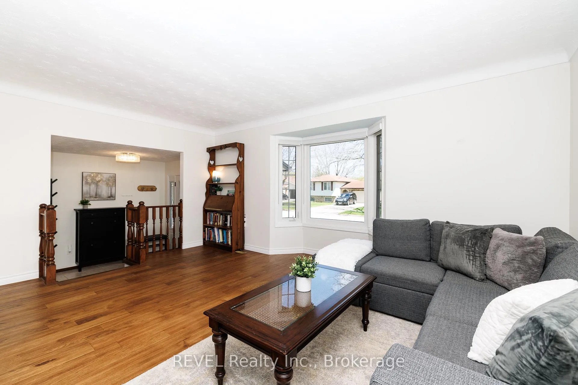 Photo 9 of 6195 Eldorado Avenue, Niagara Falls, West Wood — HOMEH