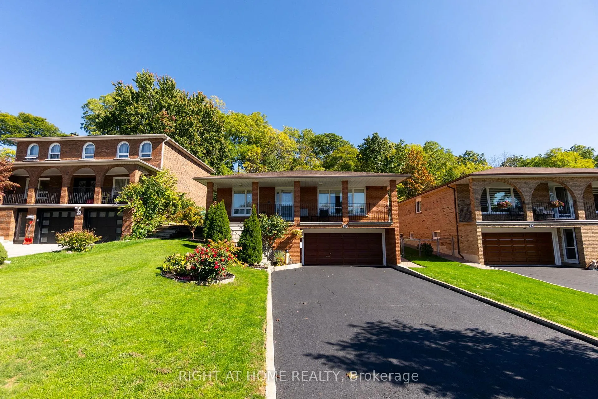 Photo 1 of 49 Pioneer Lane, Vaughan, East Woodbridge — HOMEH