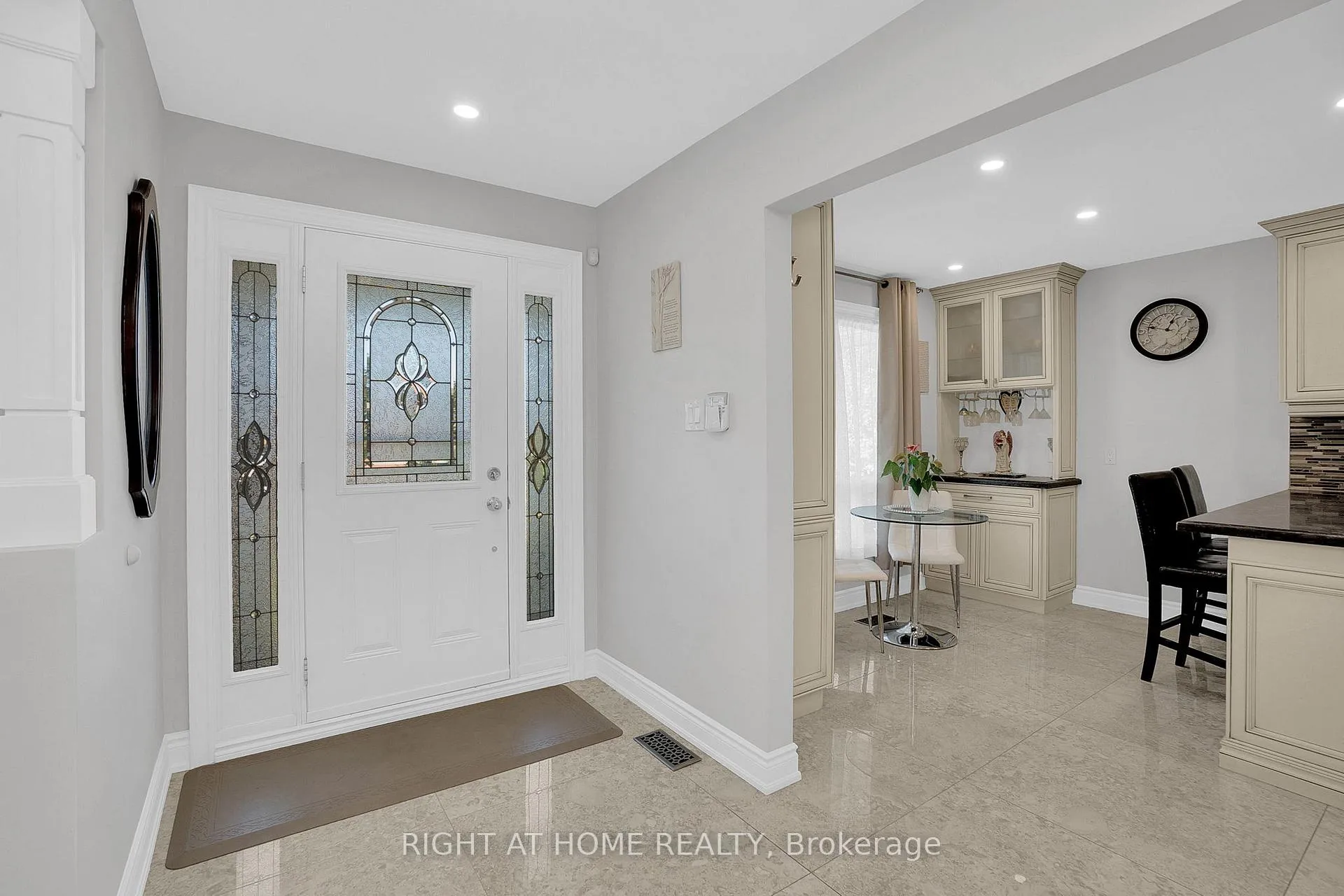 Photo 5 of 49 Pioneer Lane, Vaughan, East Woodbridge — HOMEH