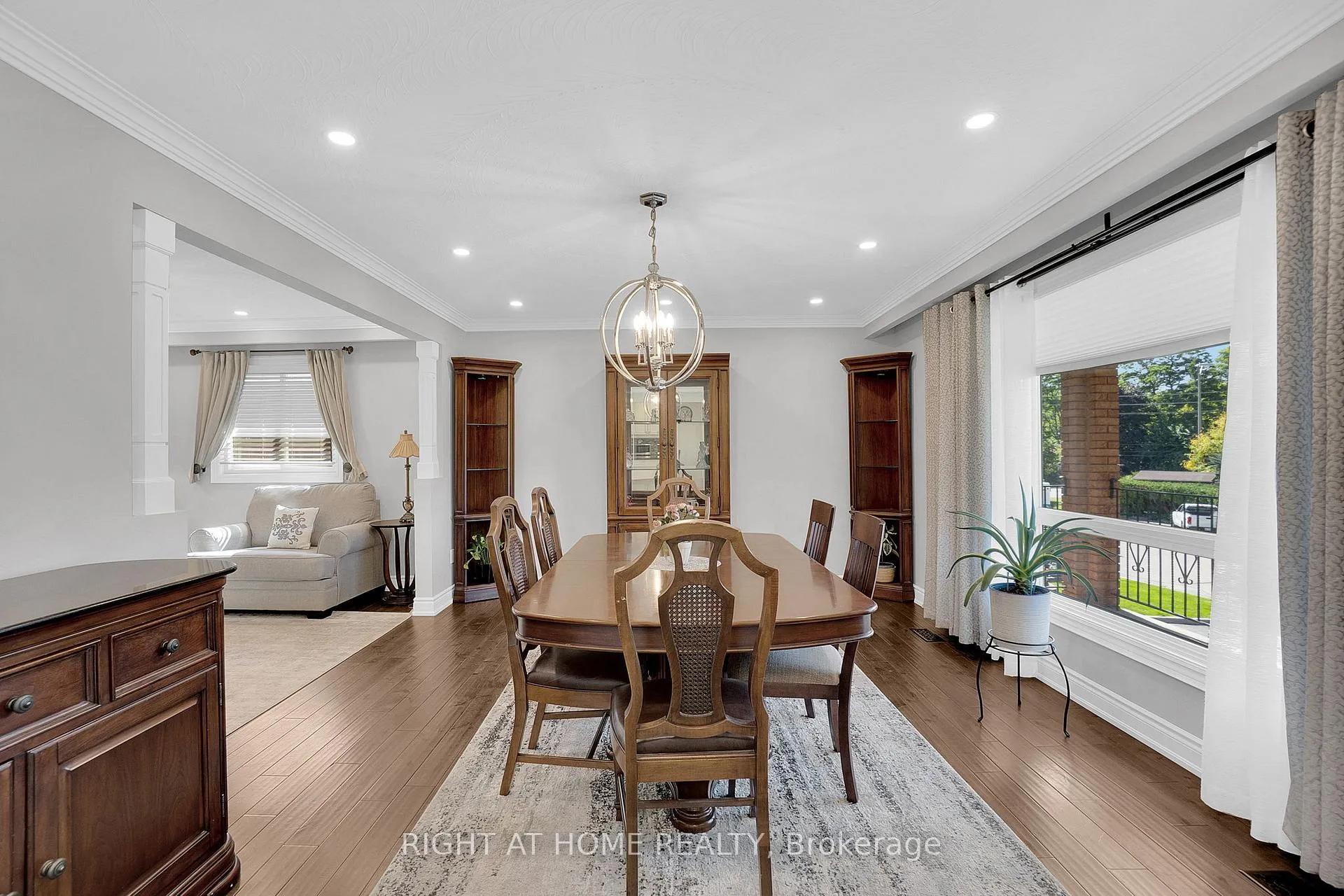 Photo 11 of 49 Pioneer Lane, Vaughan, East Woodbridge — HOMEH
