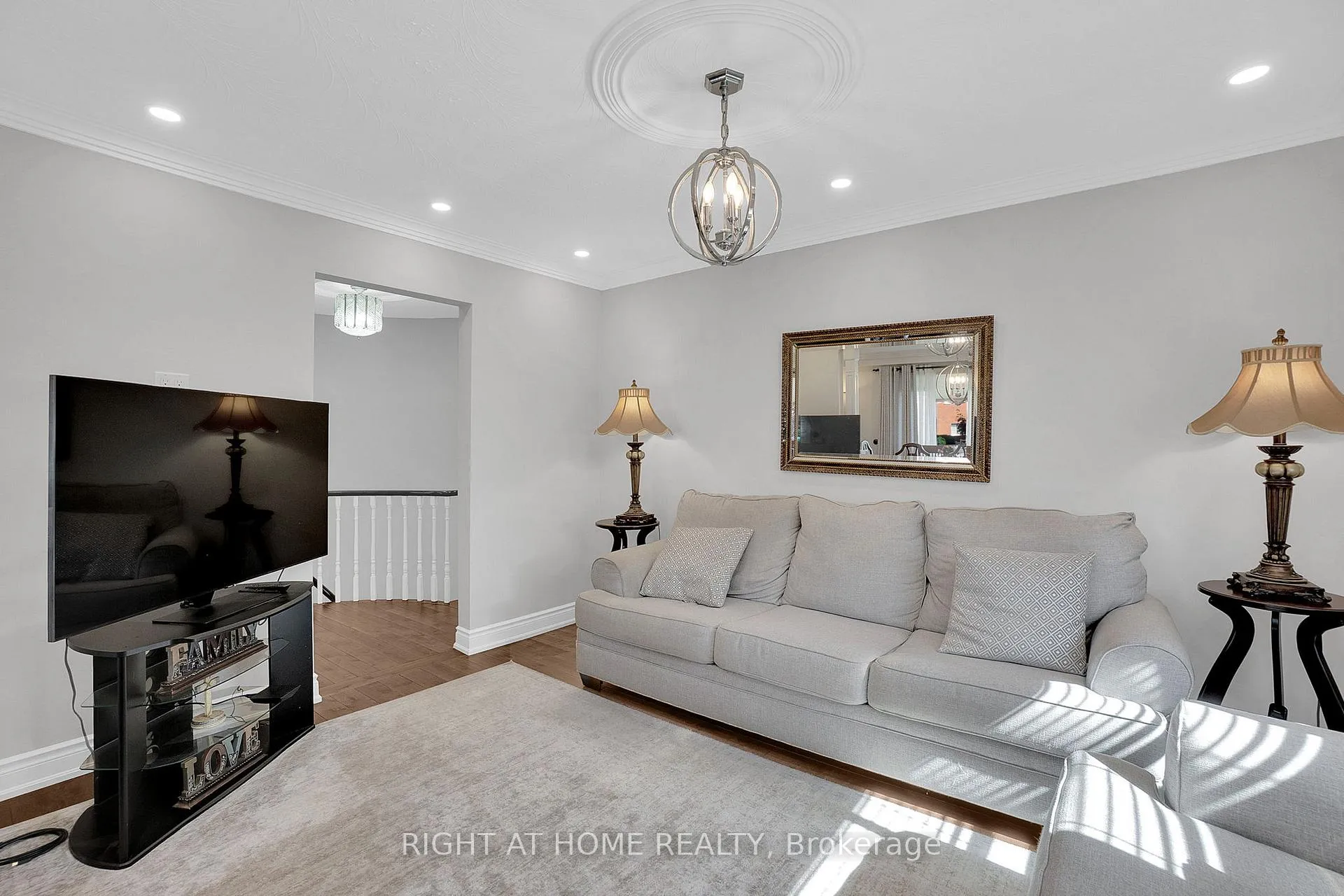 Photo 14 of 49 Pioneer Lane, Vaughan, East Woodbridge — HOMEH