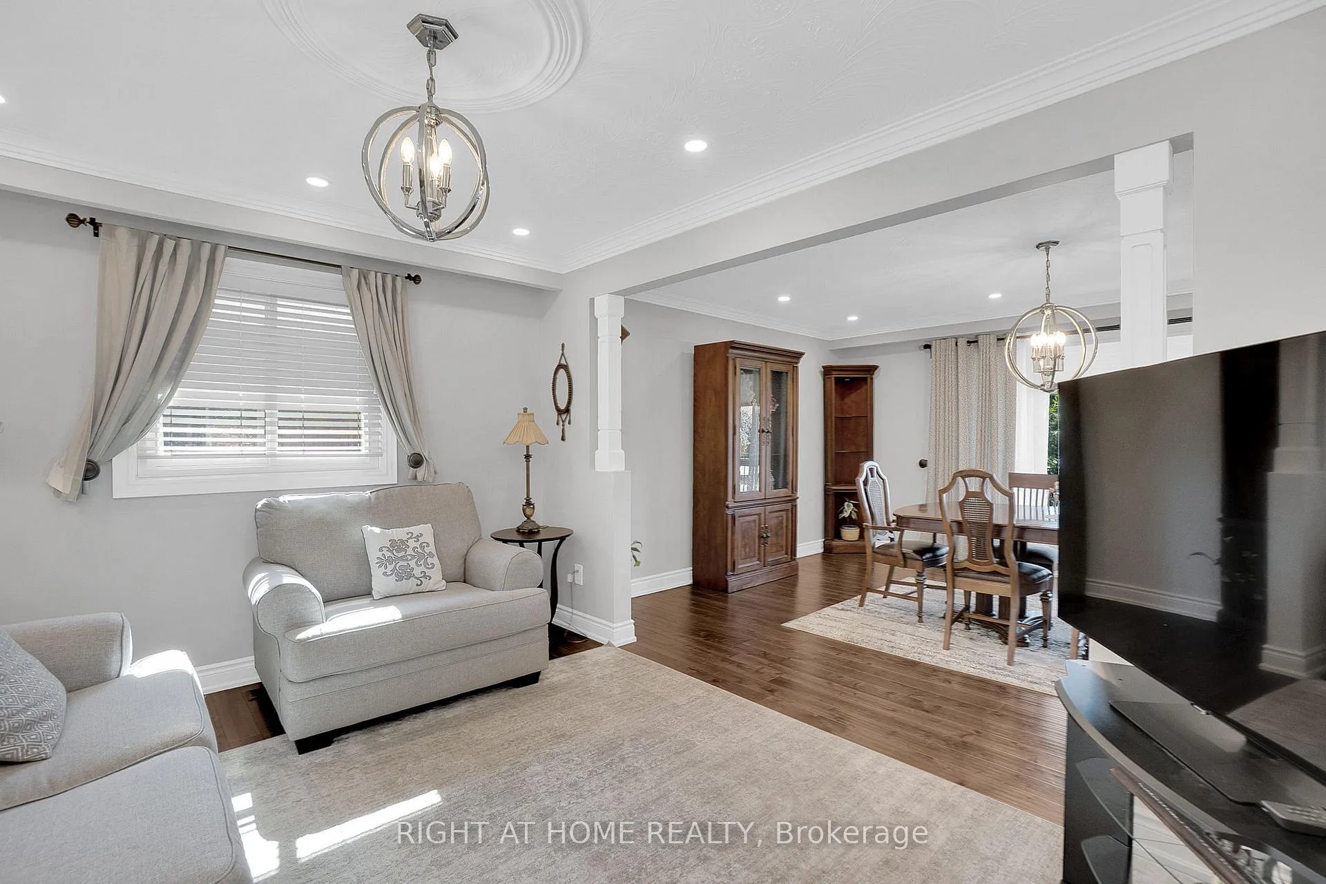Photo 16 of 49 Pioneer Lane, Vaughan, East Woodbridge — HOMEH