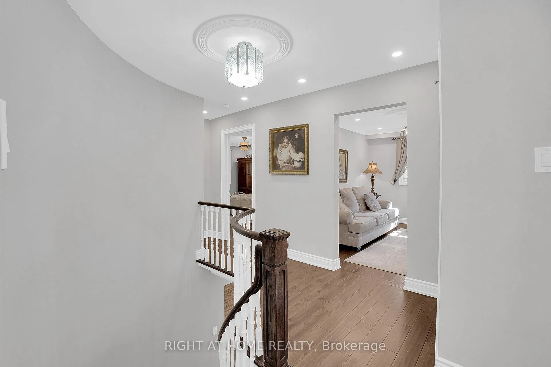 Photo 17 of 49 Pioneer Lane, Vaughan, East Woodbridge — HOMEH