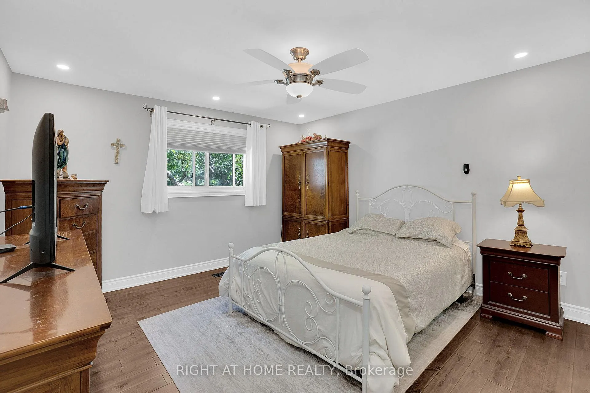 Photo 18 of 49 Pioneer Lane, Vaughan, East Woodbridge — HOMEH
