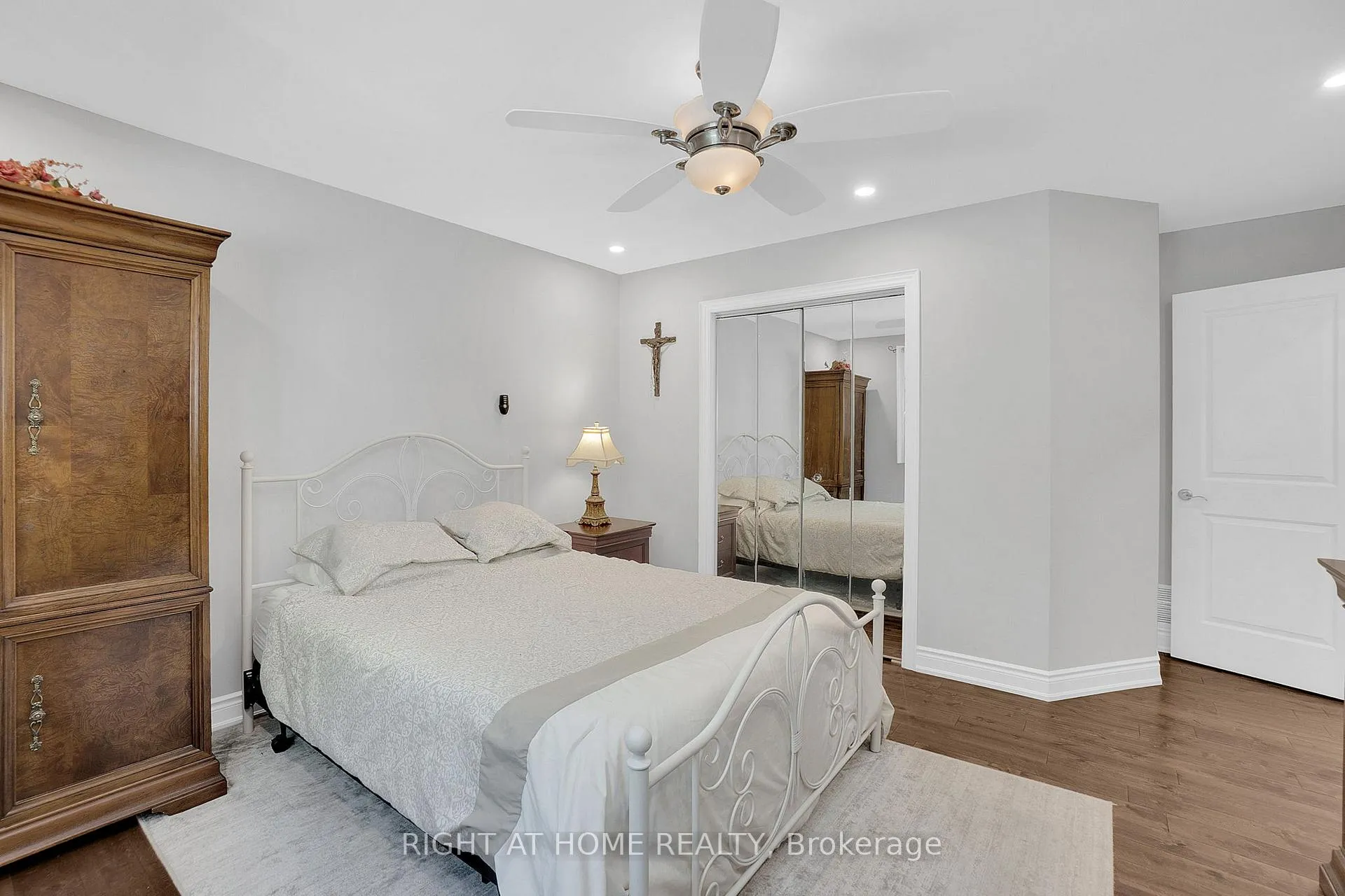 Photo 19 of 49 Pioneer Lane, Vaughan, East Woodbridge — HOMEH