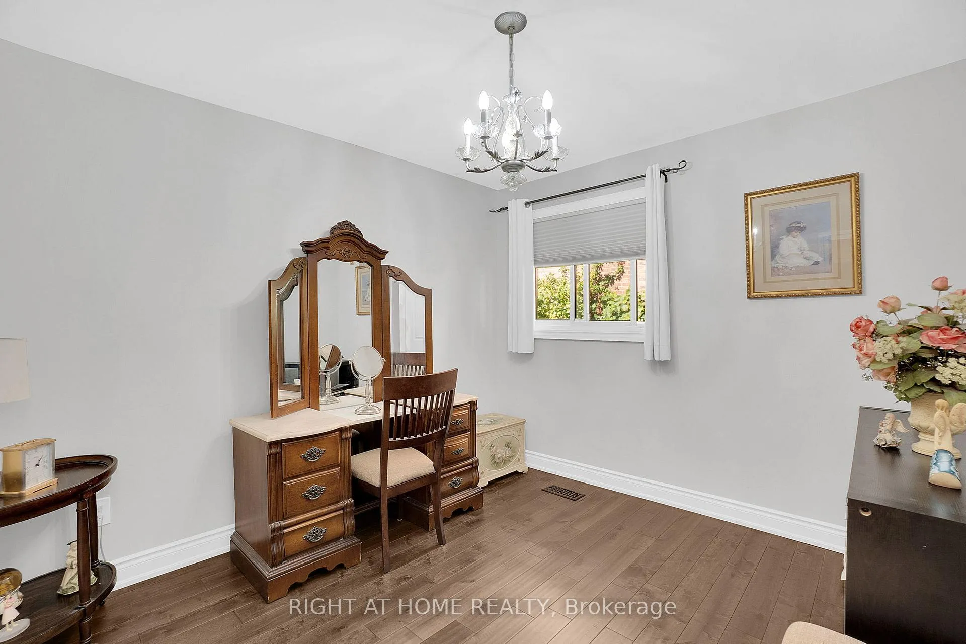 Photo 23 of 49 Pioneer Lane, Vaughan, East Woodbridge — HOMEH