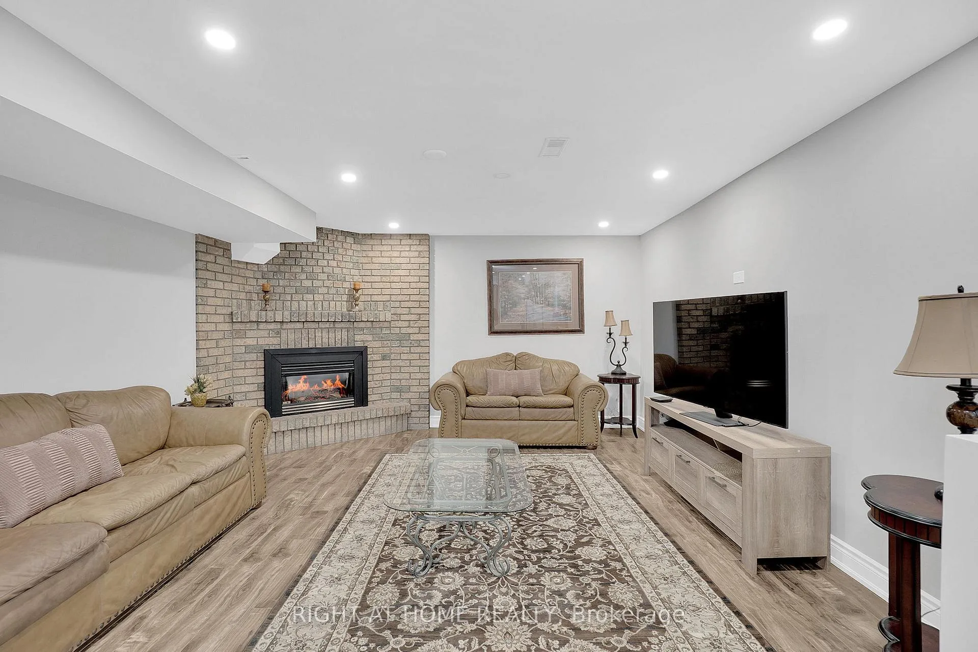 Photo 29 of 49 Pioneer Lane, Vaughan, East Woodbridge — HOMEH