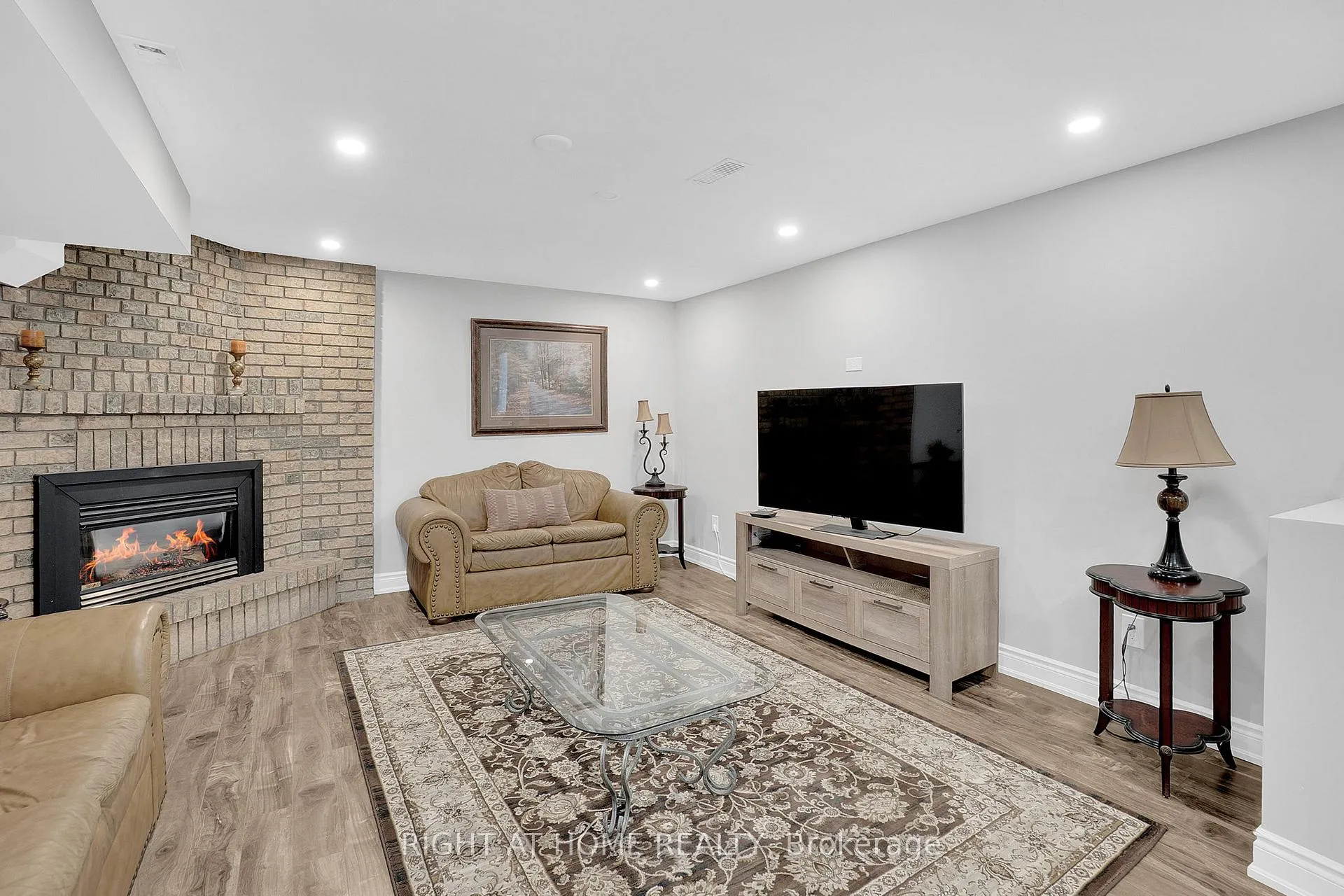 Photo 30 of 49 Pioneer Lane, Vaughan, East Woodbridge — HOMEH