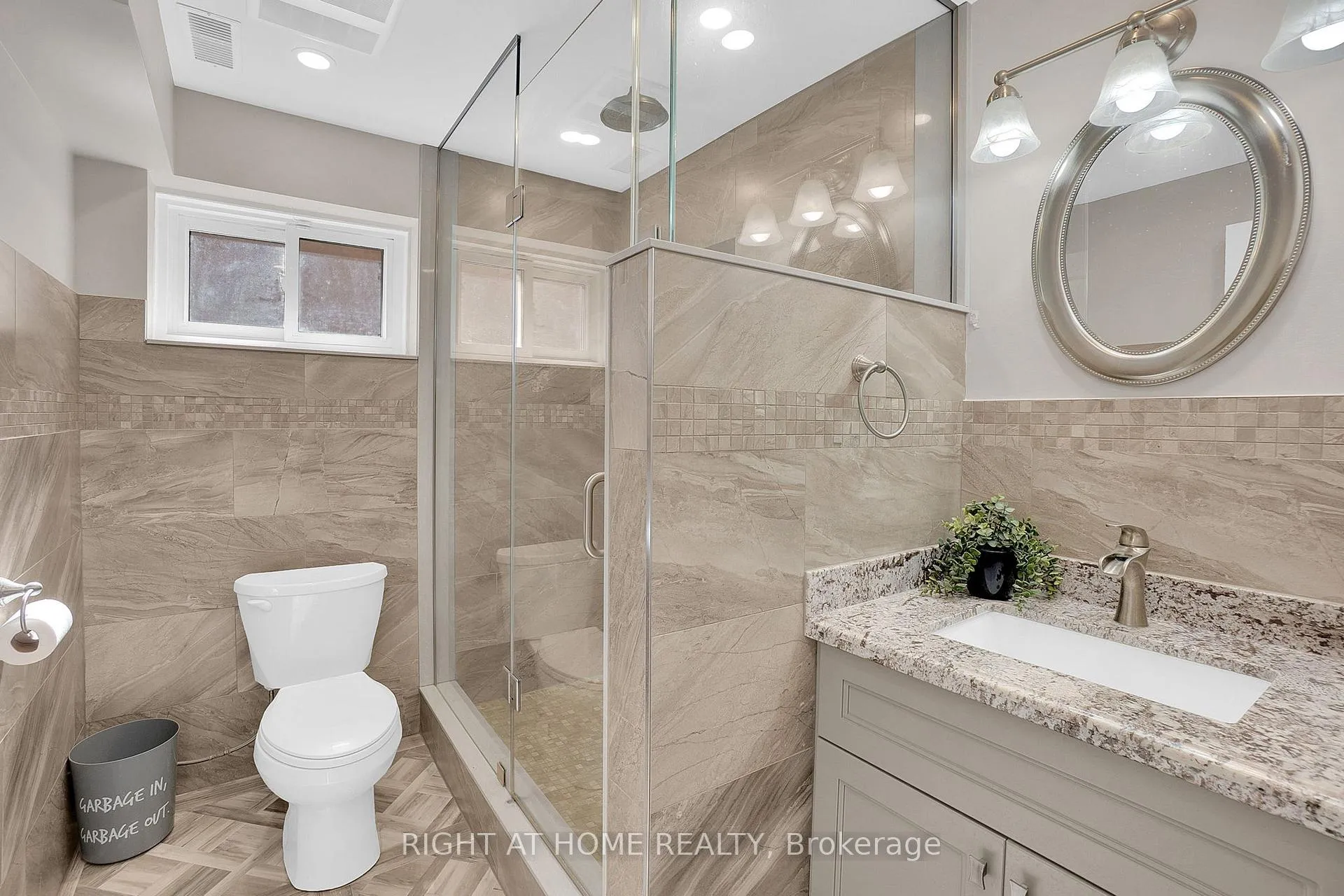 Photo 36 of 49 Pioneer Lane, Vaughan, East Woodbridge — HOMEH