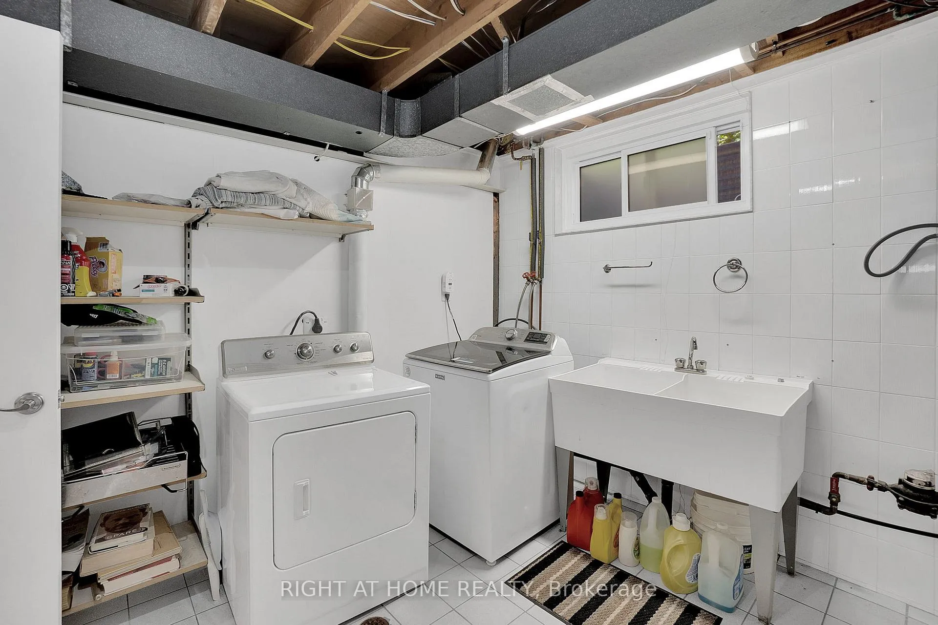 Photo 37 of 49 Pioneer Lane, Vaughan, East Woodbridge — HOMEH