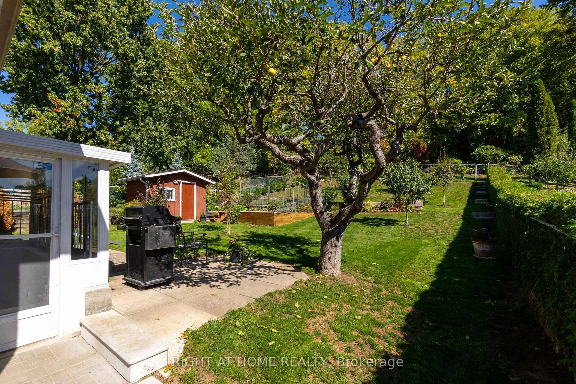 Photo 38 of 49 Pioneer Lane, Vaughan, East Woodbridge — HOMEH