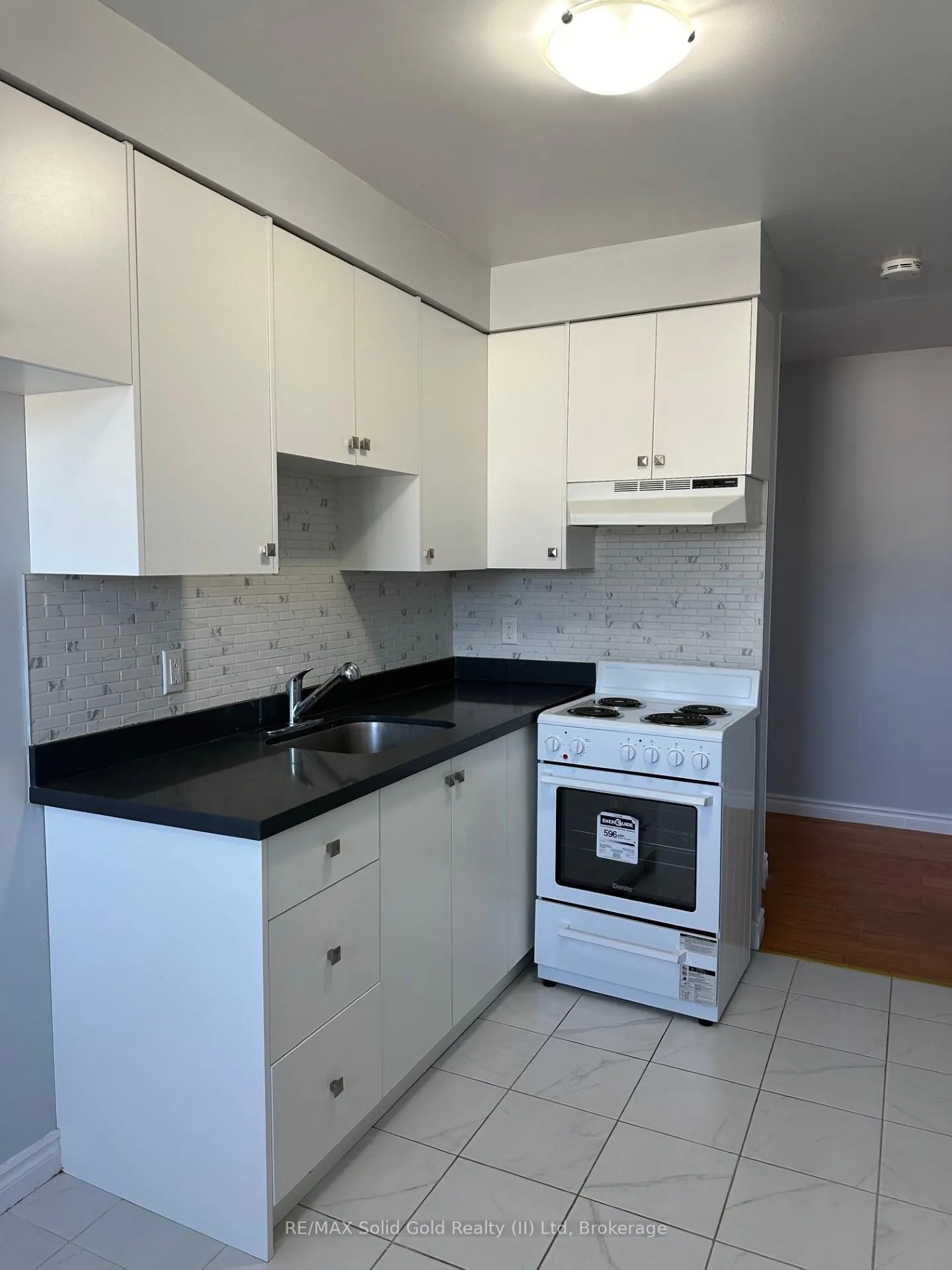 Photo 3 of Unit 14, 15 Mowat Boulevard, Kitchener — HOMEH