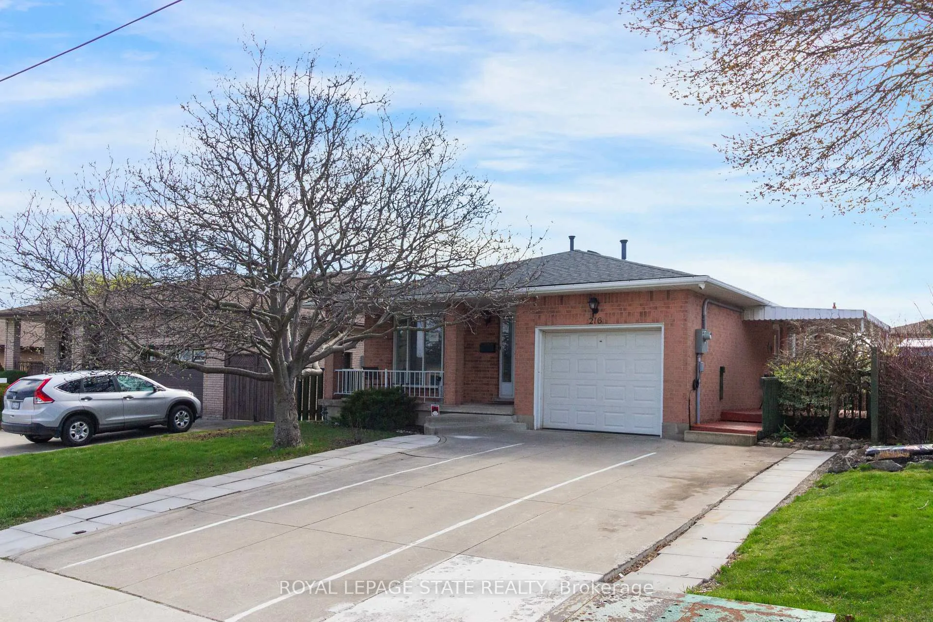 Photo 2 of 216 Ravenbury Drive, Hamilton, Randall — HOMEH
