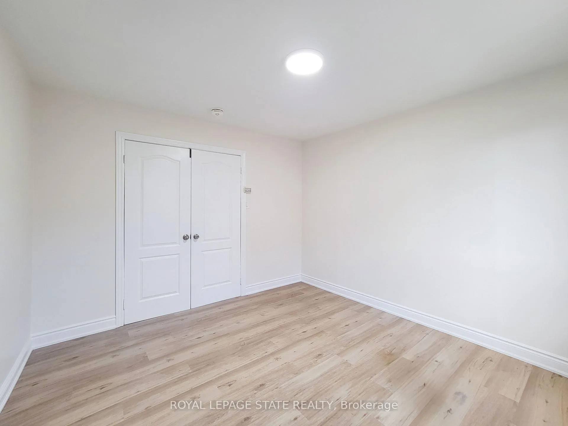 Photo 15 of 216 Ravenbury Drive, Hamilton, Randall — HOMEH