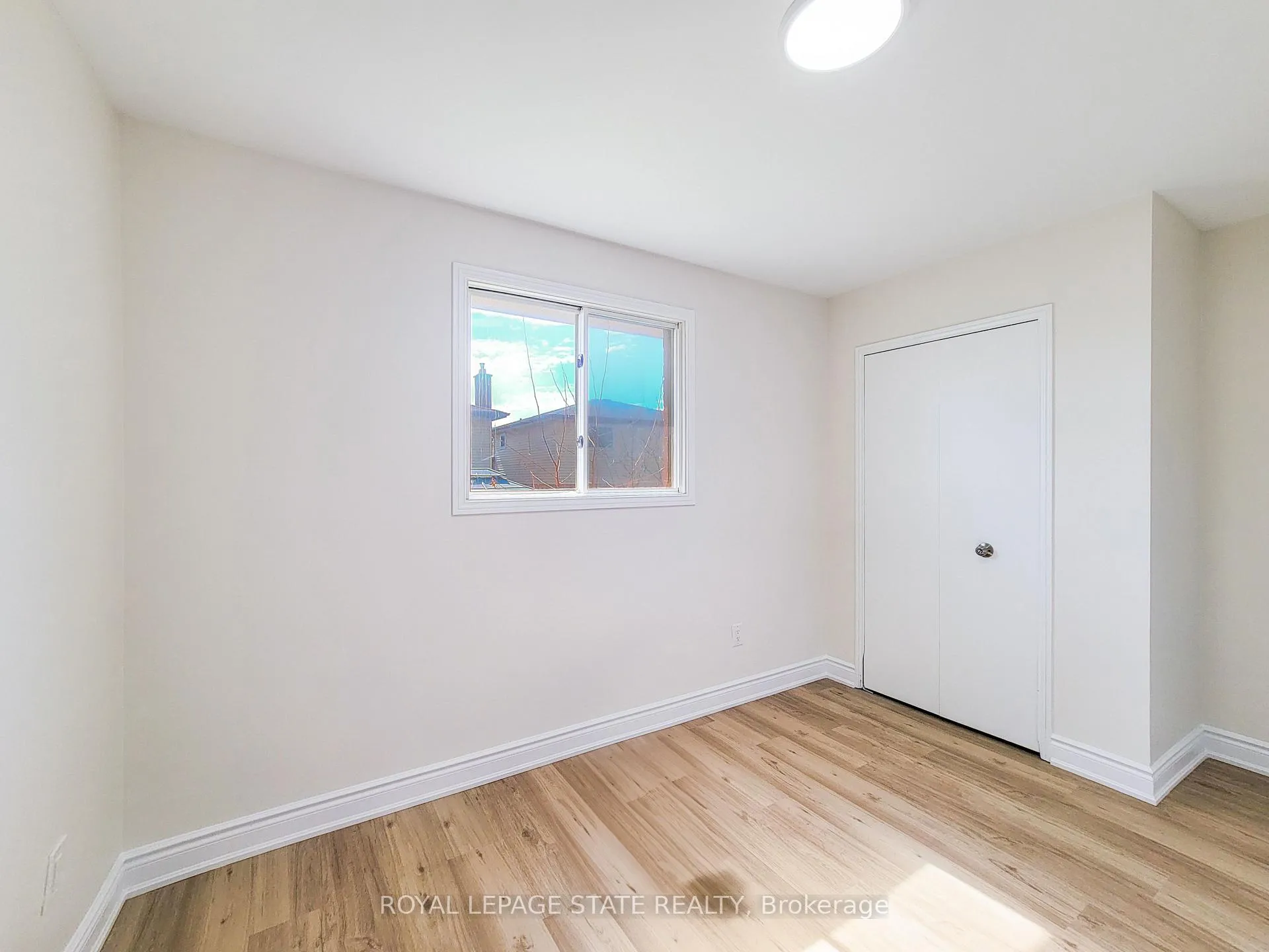 Photo 22 of 216 Ravenbury Drive, Hamilton, Randall — HOMEH