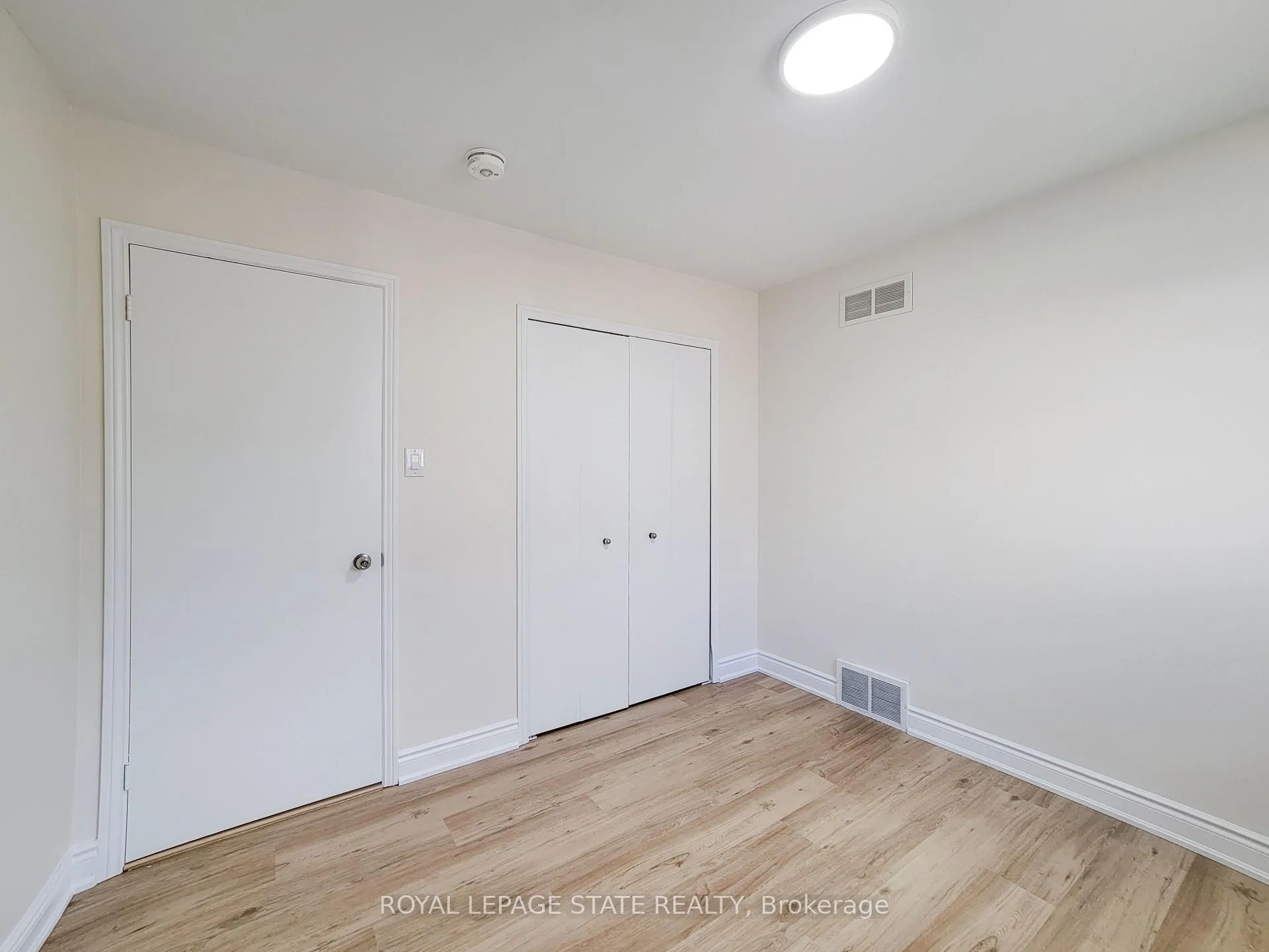 Photo 24 of 216 Ravenbury Drive, Hamilton, Randall — HOMEH