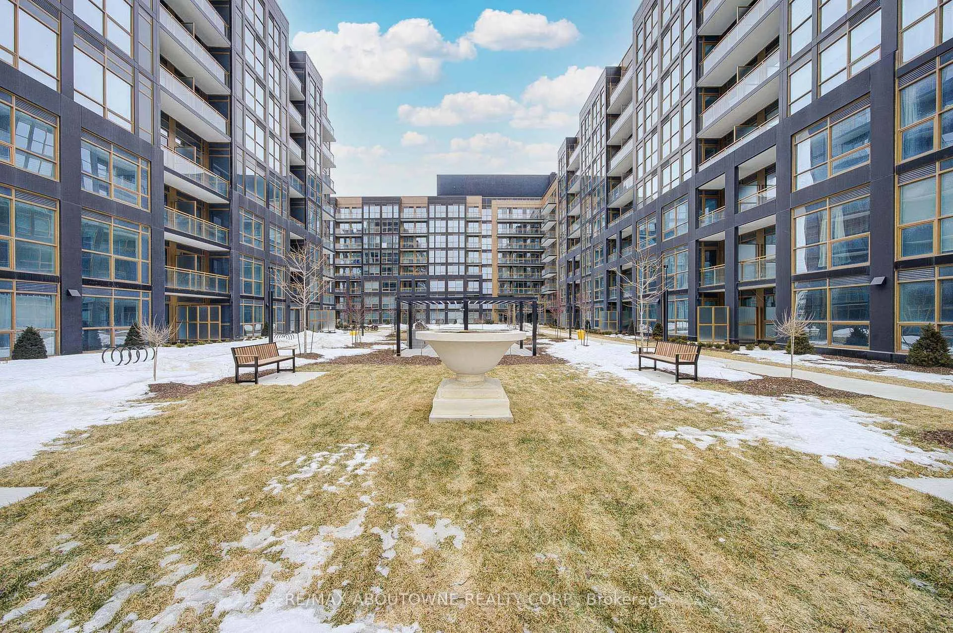 Photo 5 of Unit 604, 2333 Khalsa Gate, Oakville, Westmount — HOMEH