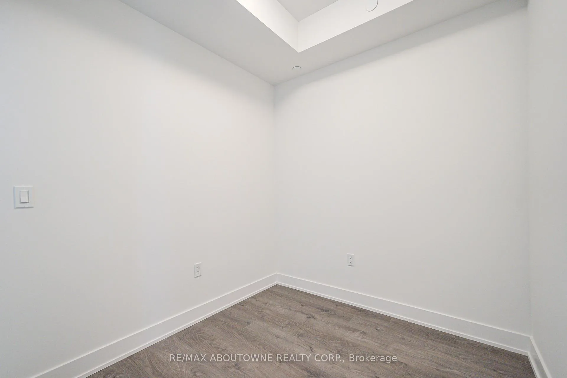 Photo 13 of Unit 604, 2333 Khalsa Gate, Oakville, Westmount — HOMEH