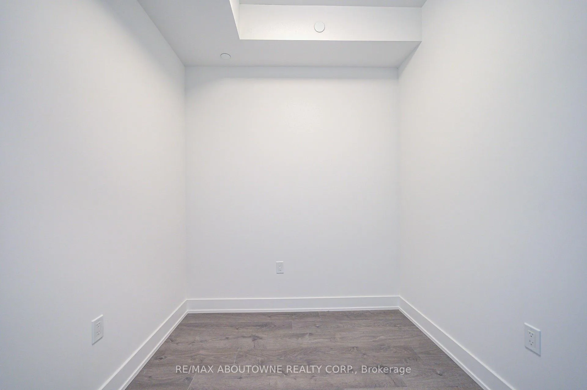 Photo 15 of Unit 604, 2333 Khalsa Gate, Oakville, Westmount — HOMEH