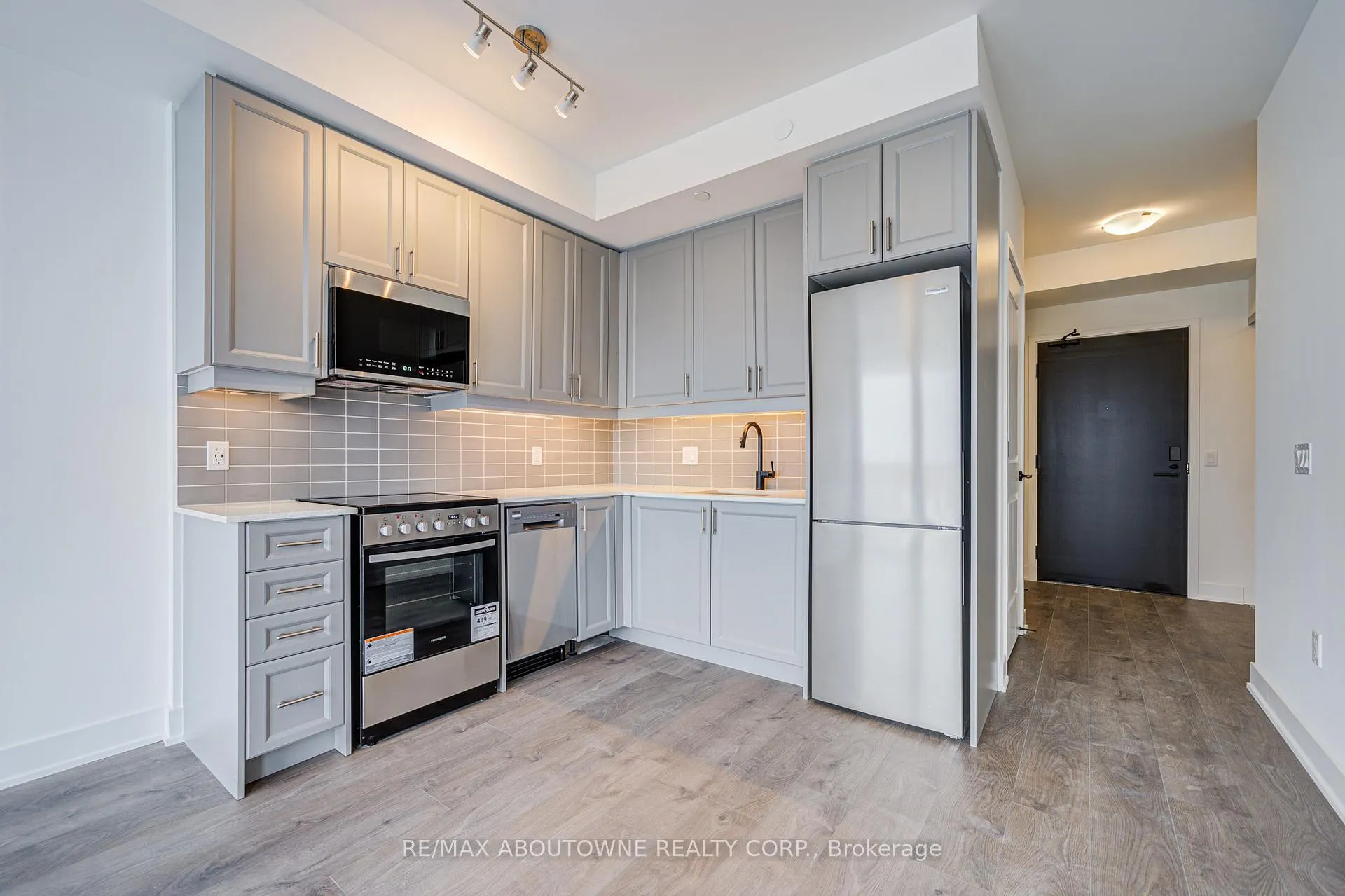 Photo 17 of Unit 604, 2333 Khalsa Gate, Oakville, Westmount — HOMEH