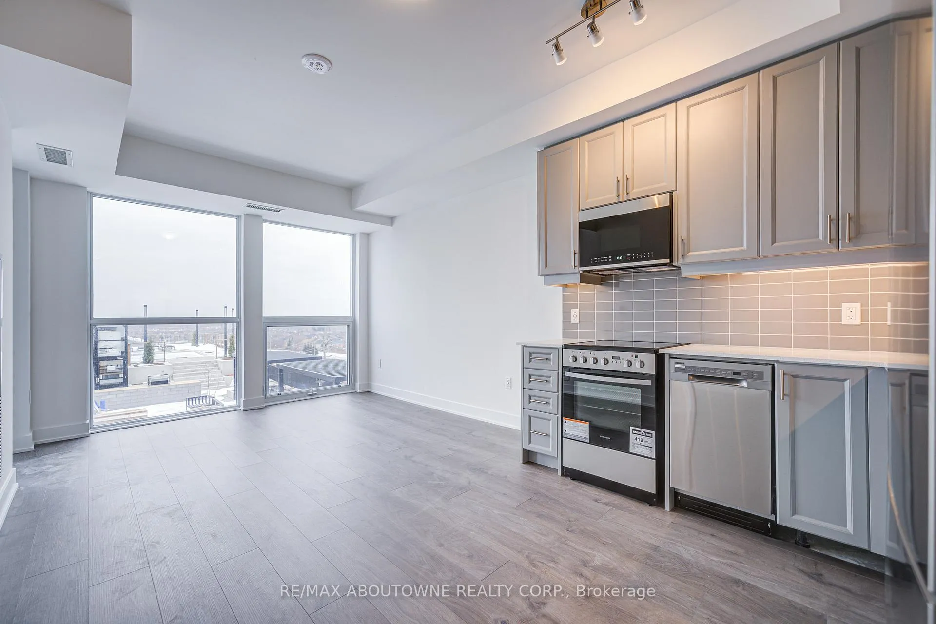 Photo 18 of Unit 604, 2333 Khalsa Gate, Oakville, Westmount — HOMEH