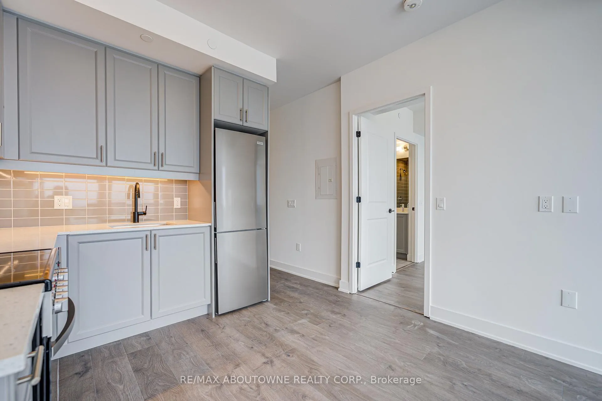 Photo 20 of Unit 604, 2333 Khalsa Gate, Oakville, Westmount — HOMEH