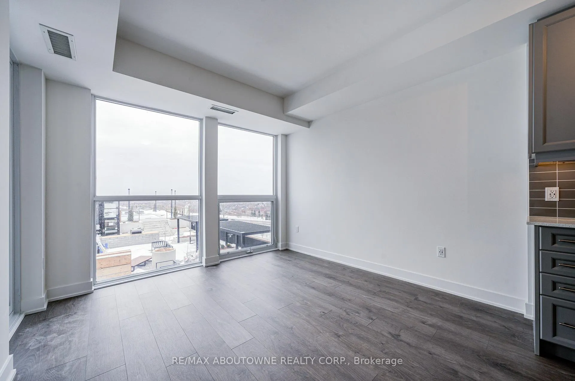Photo 23 of Unit 604, 2333 Khalsa Gate, Oakville, Westmount — HOMEH