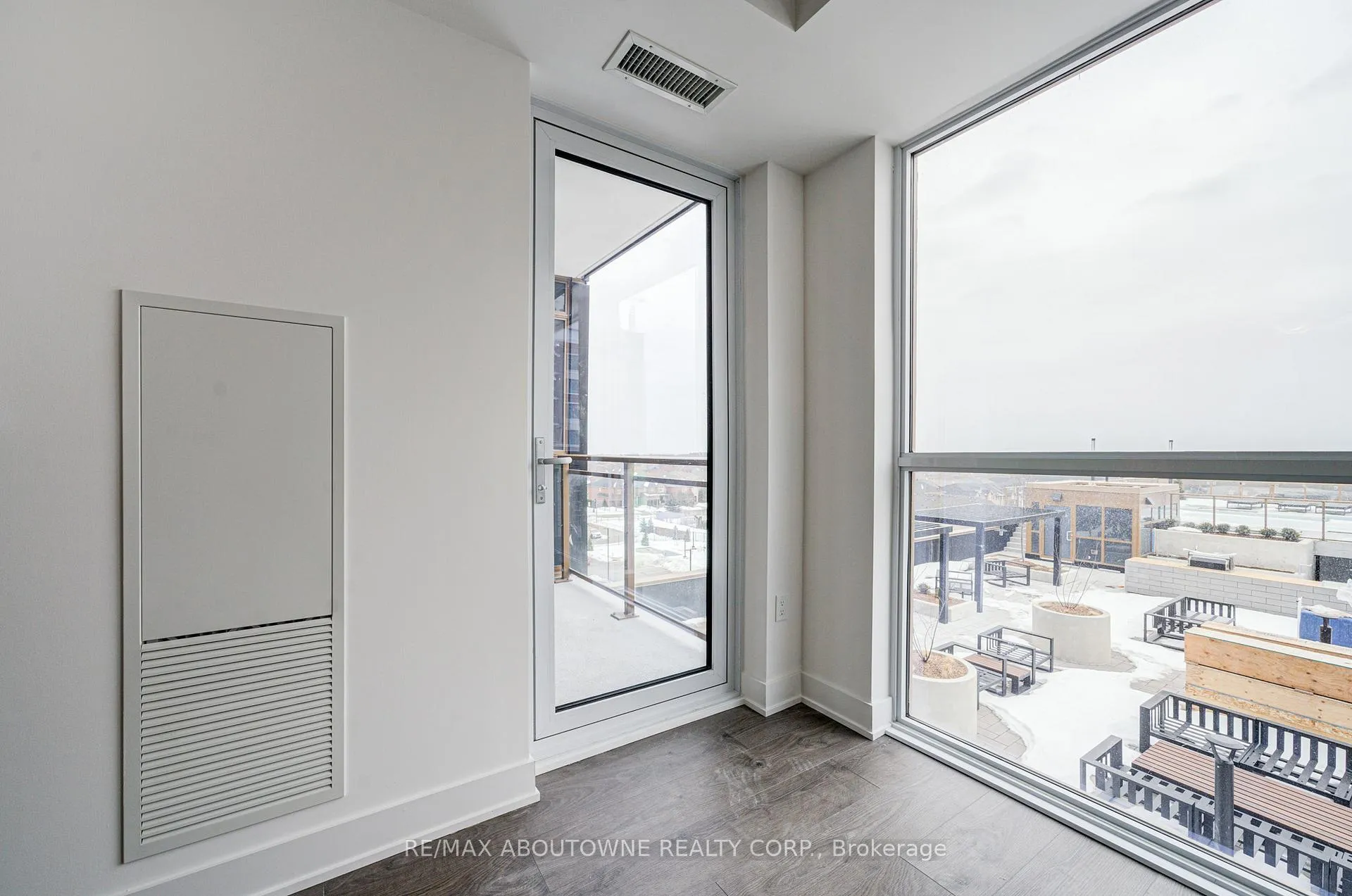 Photo 25 of Unit 604, 2333 Khalsa Gate, Oakville, Westmount — HOMEH