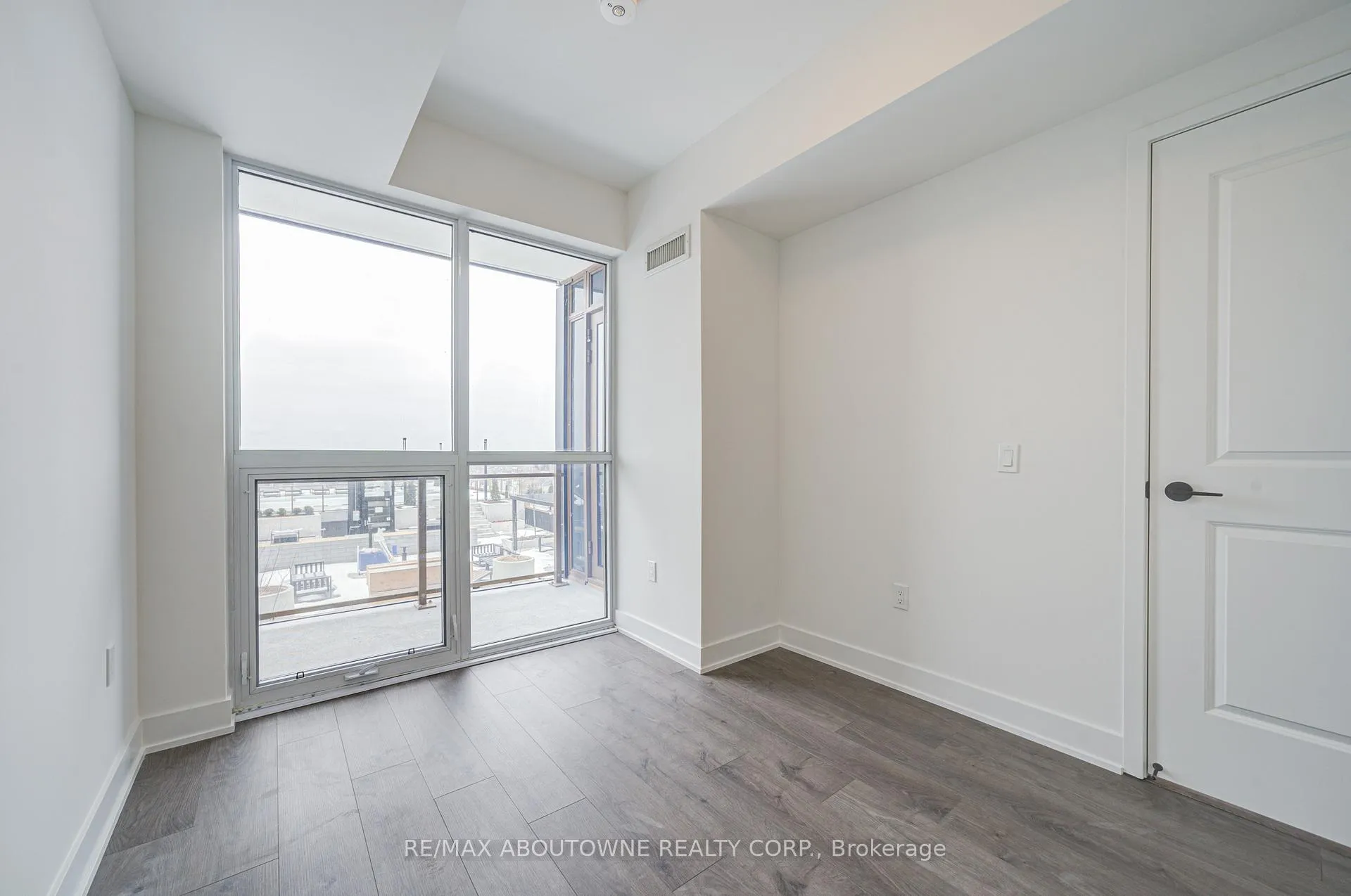 Photo 29 of Unit 604, 2333 Khalsa Gate, Oakville, Westmount — HOMEH