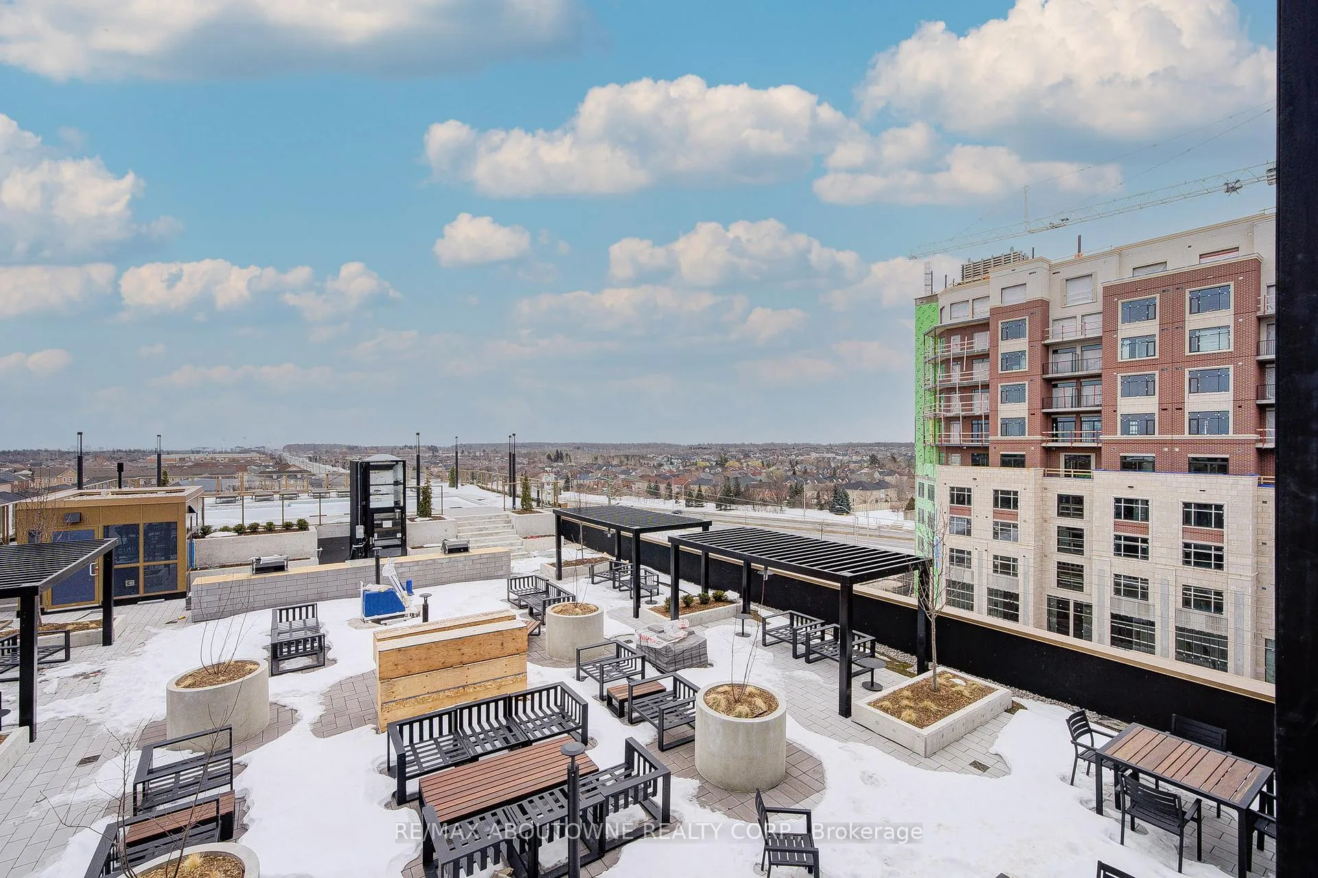 Photo 39 of Unit 604, 2333 Khalsa Gate, Oakville, Westmount — HOMEH
