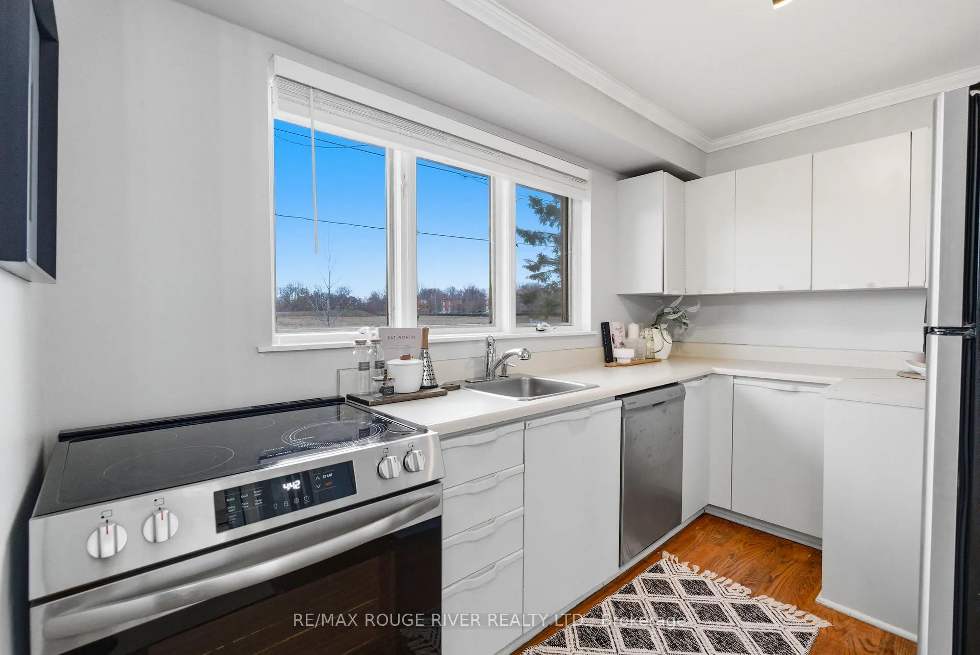 Photo 6 of 557 Shakespeare Avenue, Oshawa, Donevan — HOMEH