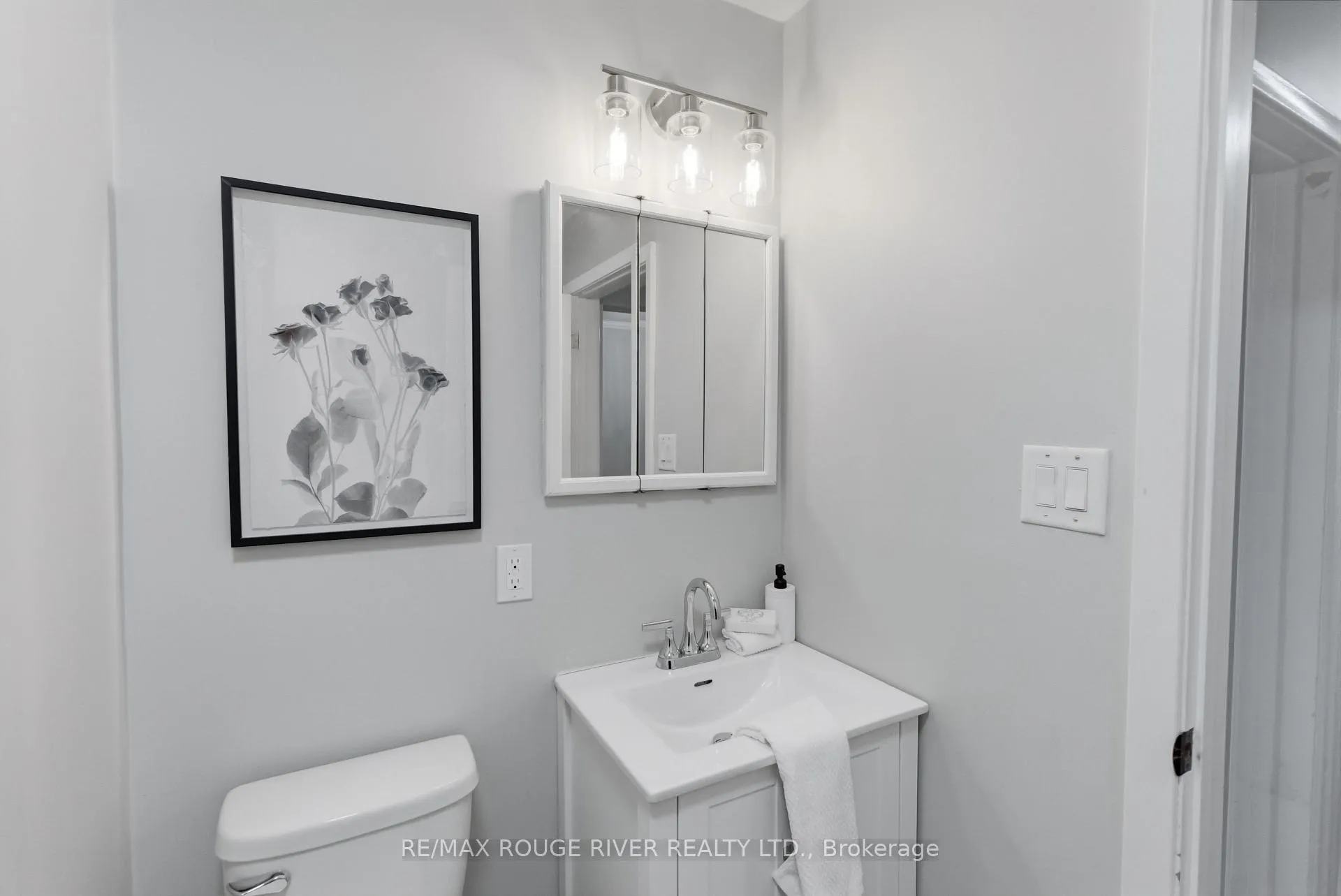 Photo 12 of 557 Shakespeare Avenue, Oshawa, Donevan — HOMEH