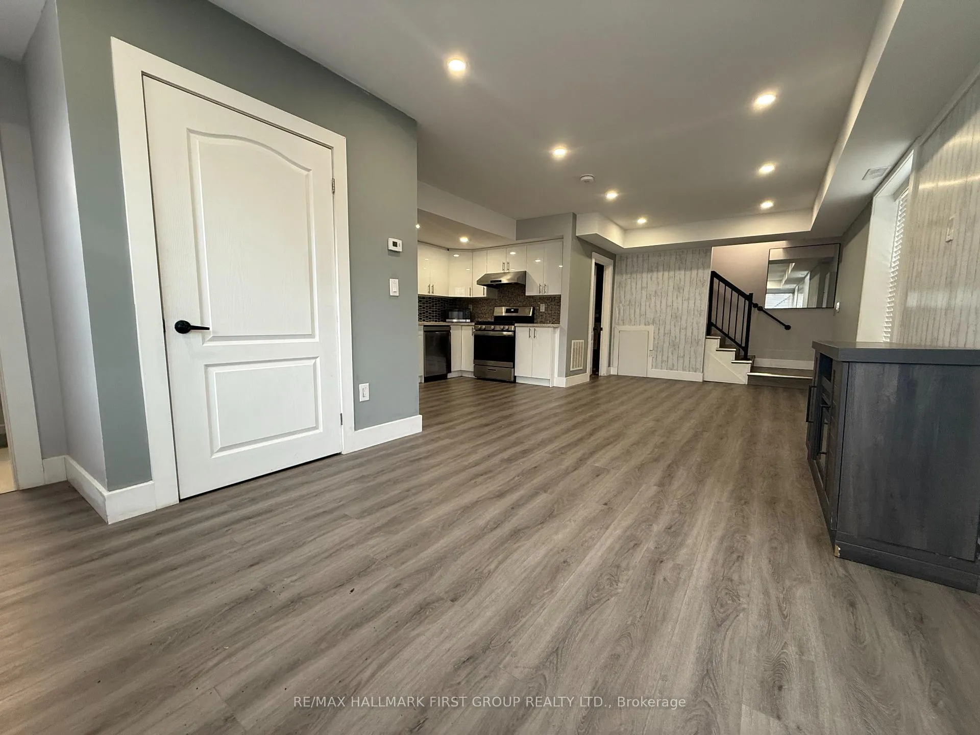Photo 6 of Unit Unit B, 33 Lincoln Street, Ajax, Central West — HOMEH
