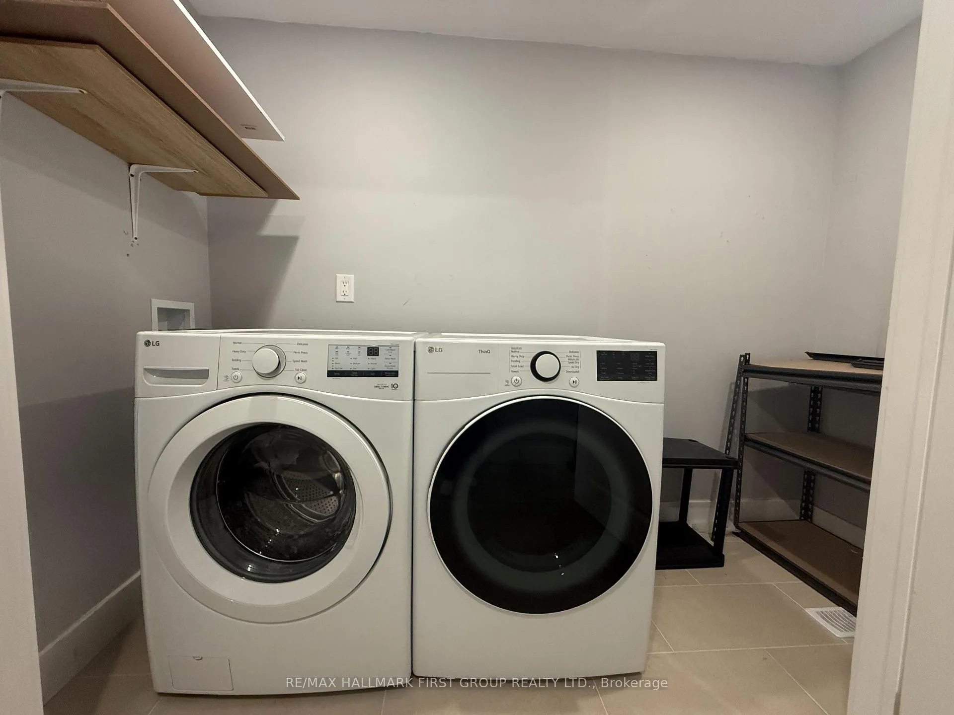 Photo 12 of Unit Unit B, 33 Lincoln Street, Ajax, Central West — HOMEH