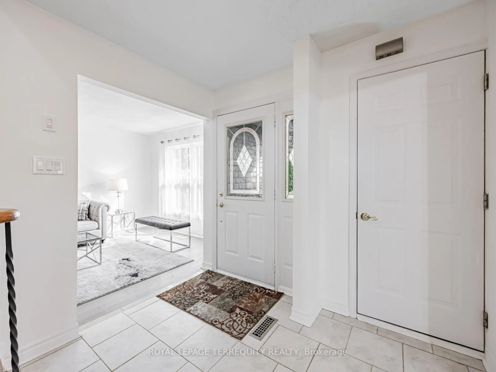 Photo 2 of 1858 Shadybrook Drive, Pickering, Amberlea — HOMEH