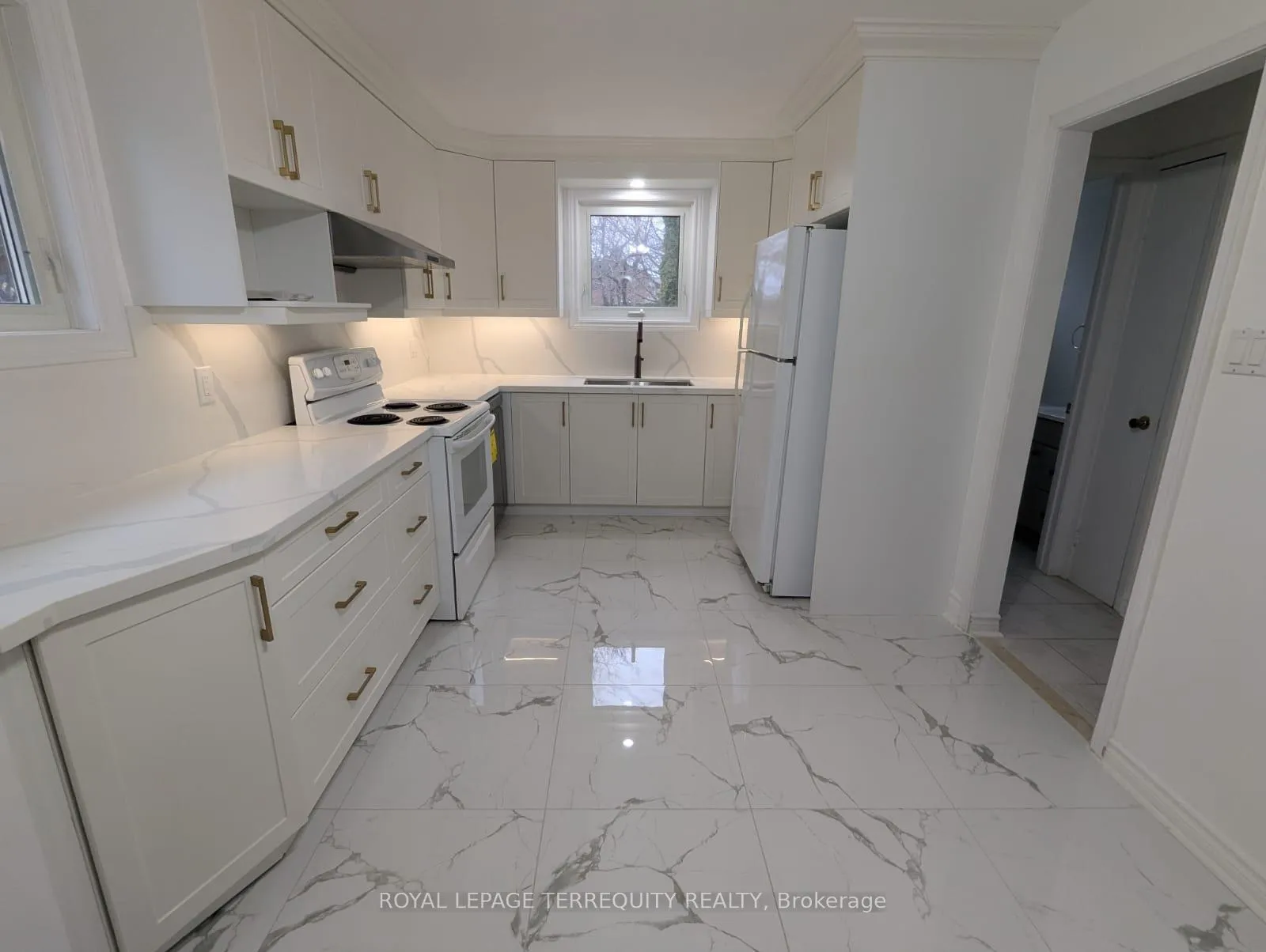 Photo 6 of 1858 Shadybrook Drive, Pickering, Amberlea — HOMEH