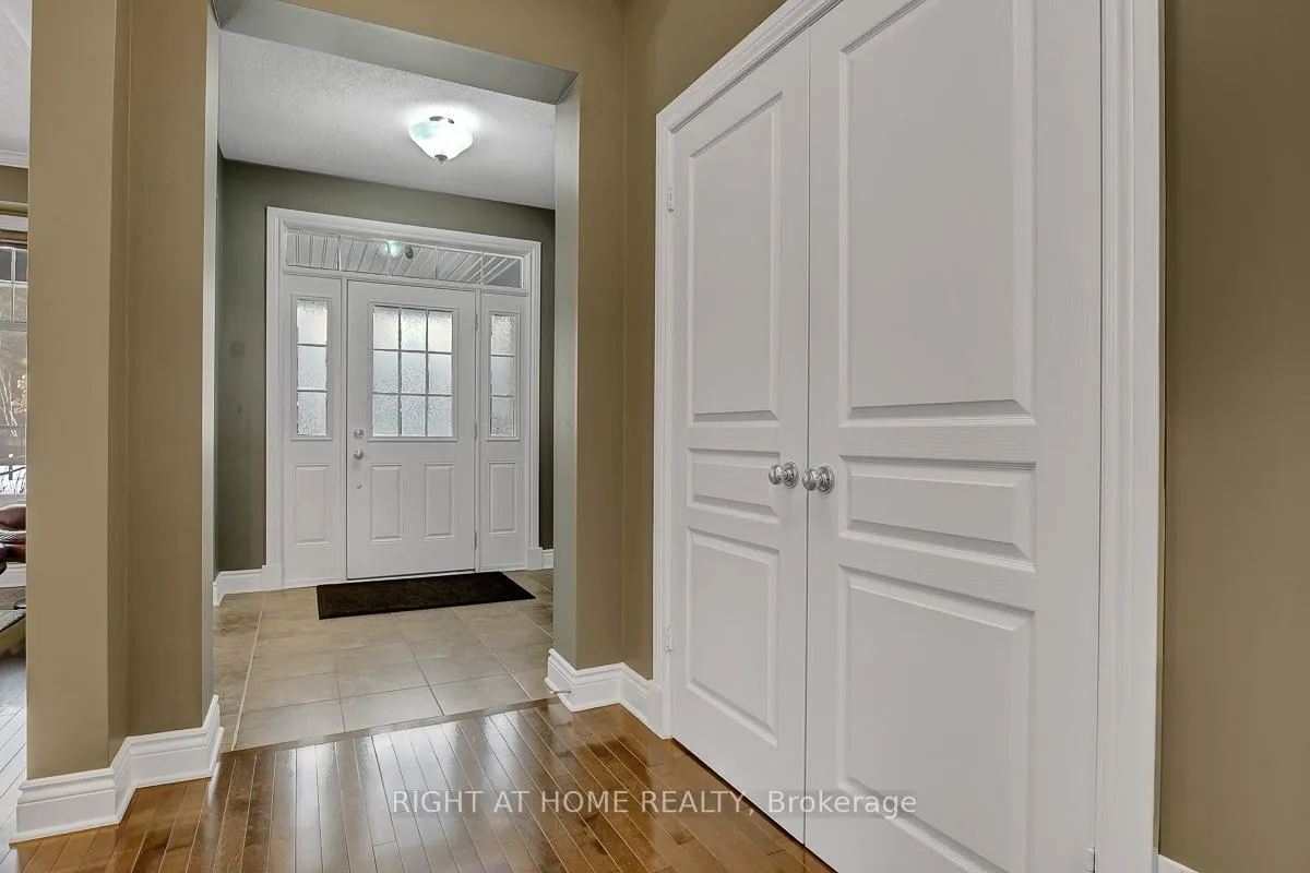 Photo 2 of 701 Everlasting Crescent, Ottawa, Springridge/East Village — HOMEH