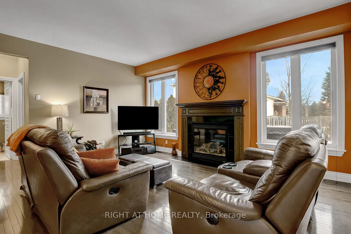 Photo 11 of 701 Everlasting Crescent, Ottawa, Springridge/East Village — HOMEH