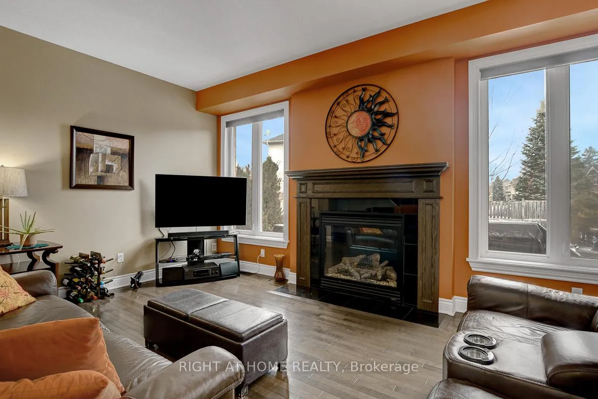 Photo 12 of 701 Everlasting Crescent, Ottawa, Springridge/East Village — HOMEH