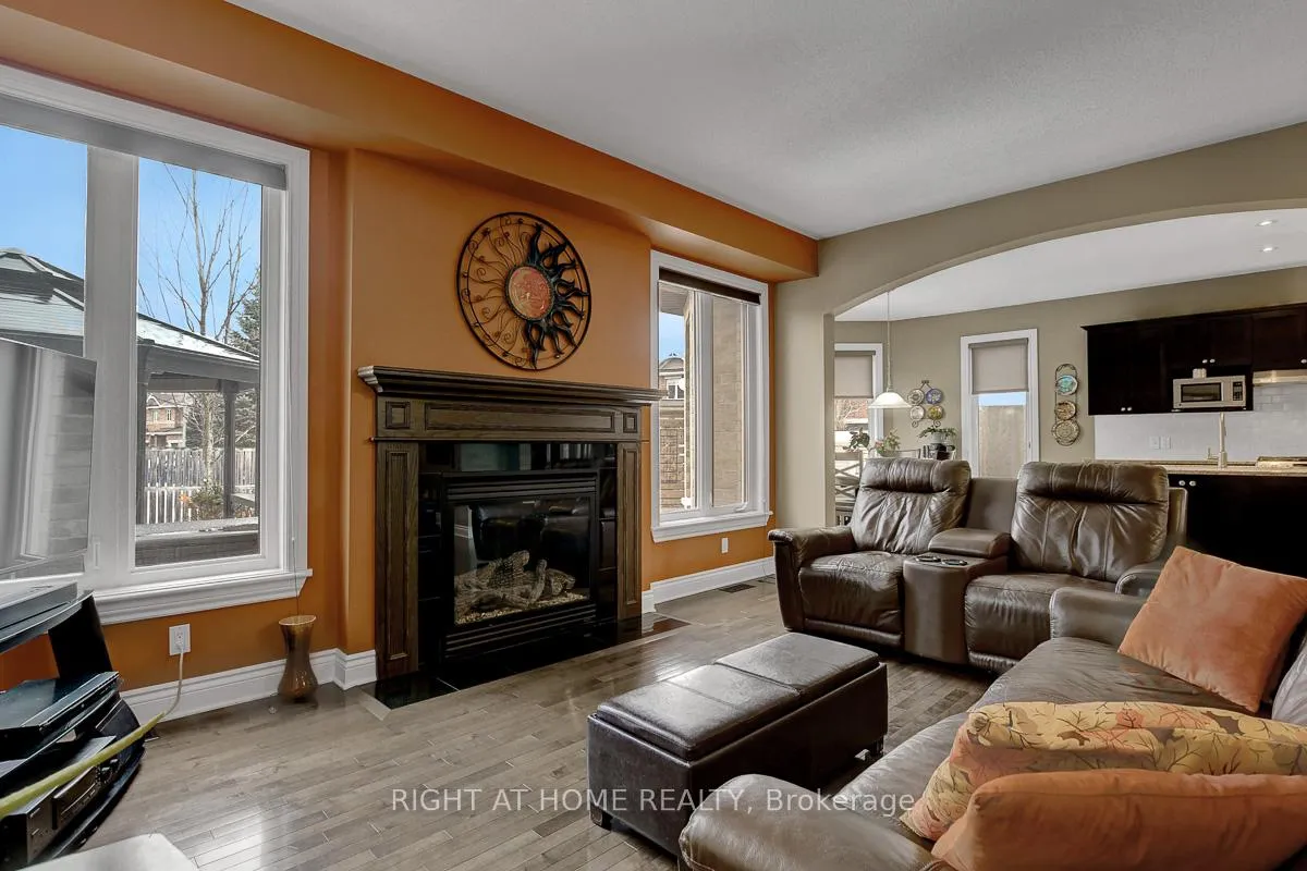 Photo 13 of 701 Everlasting Crescent, Ottawa, Springridge/East Village — HOMEH