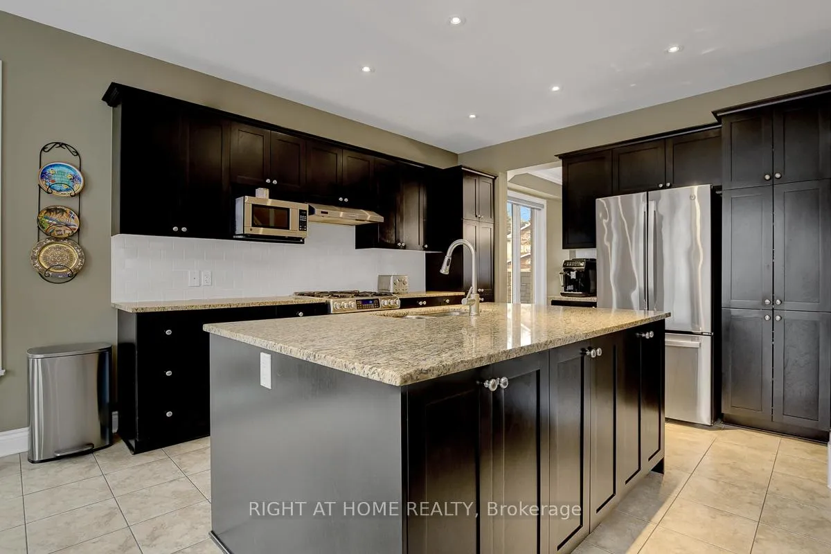 Photo 16 of 701 Everlasting Crescent, Ottawa, Springridge/East Village — HOMEH