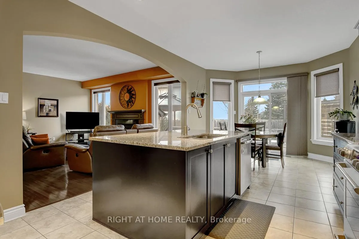 Photo 18 of 701 Everlasting Crescent, Ottawa, Springridge/East Village — HOMEH