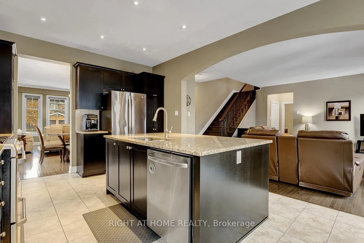 Photo 19 of 701 Everlasting Crescent, Ottawa, Springridge/East Village — HOMEH