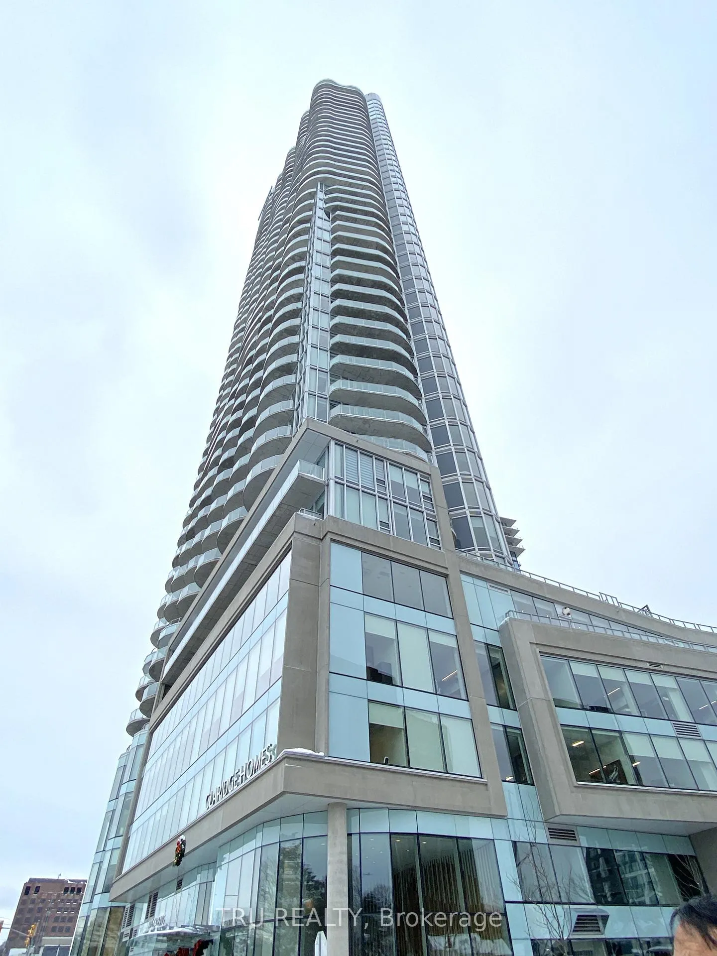 Front of Unit 2207, 805 Carling Avenue