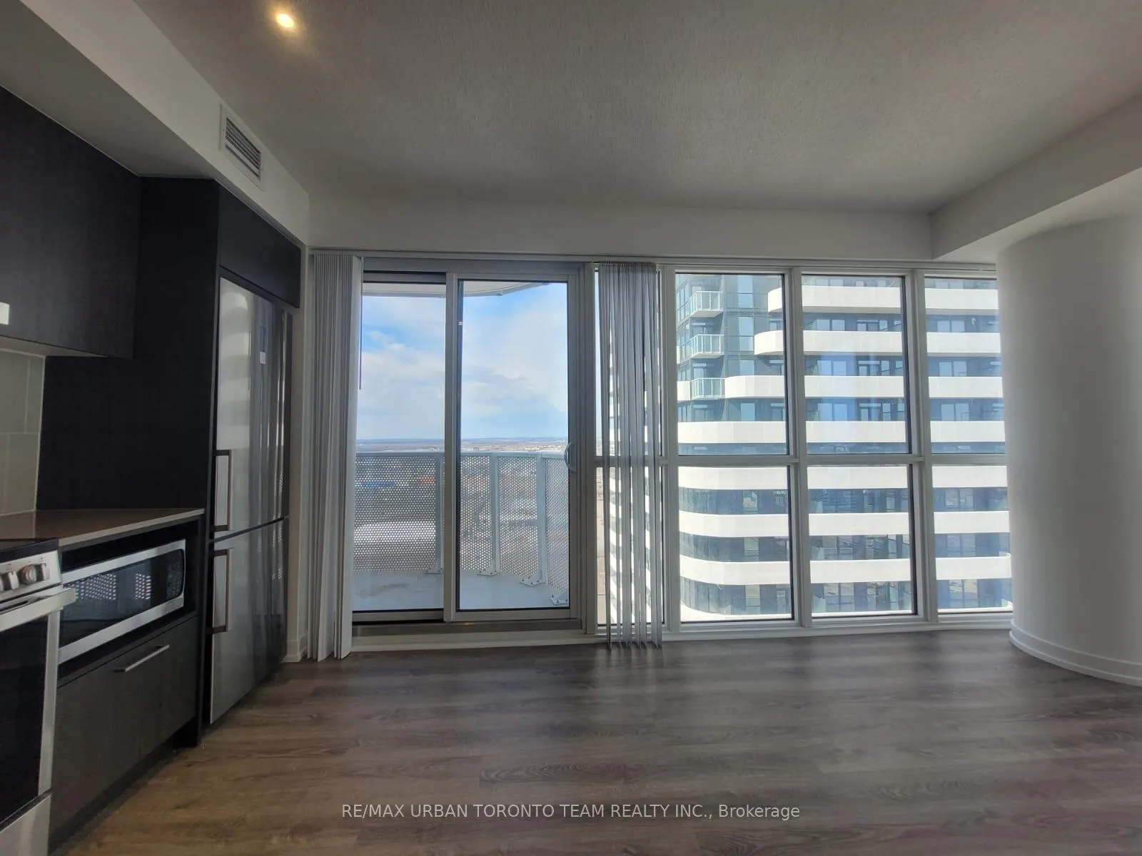 Photo 4 of Unit 3315, 195 Commerce Street, Vaughan, Vaughan Corporate Centre — HOMEH