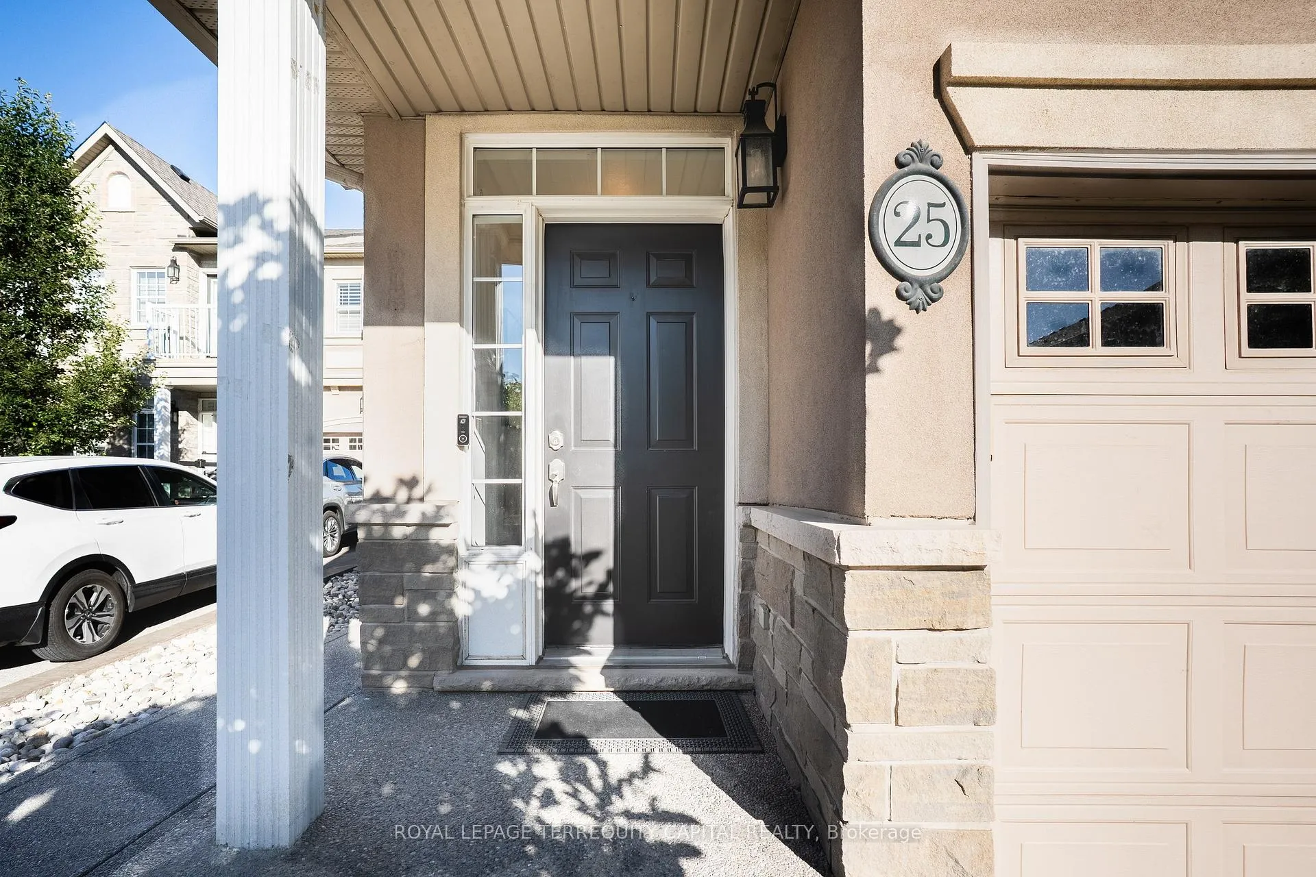 Photo 3 of Unit 25, 31 Sunvale Place, Hamilton, Stoney Creek — HOMEH