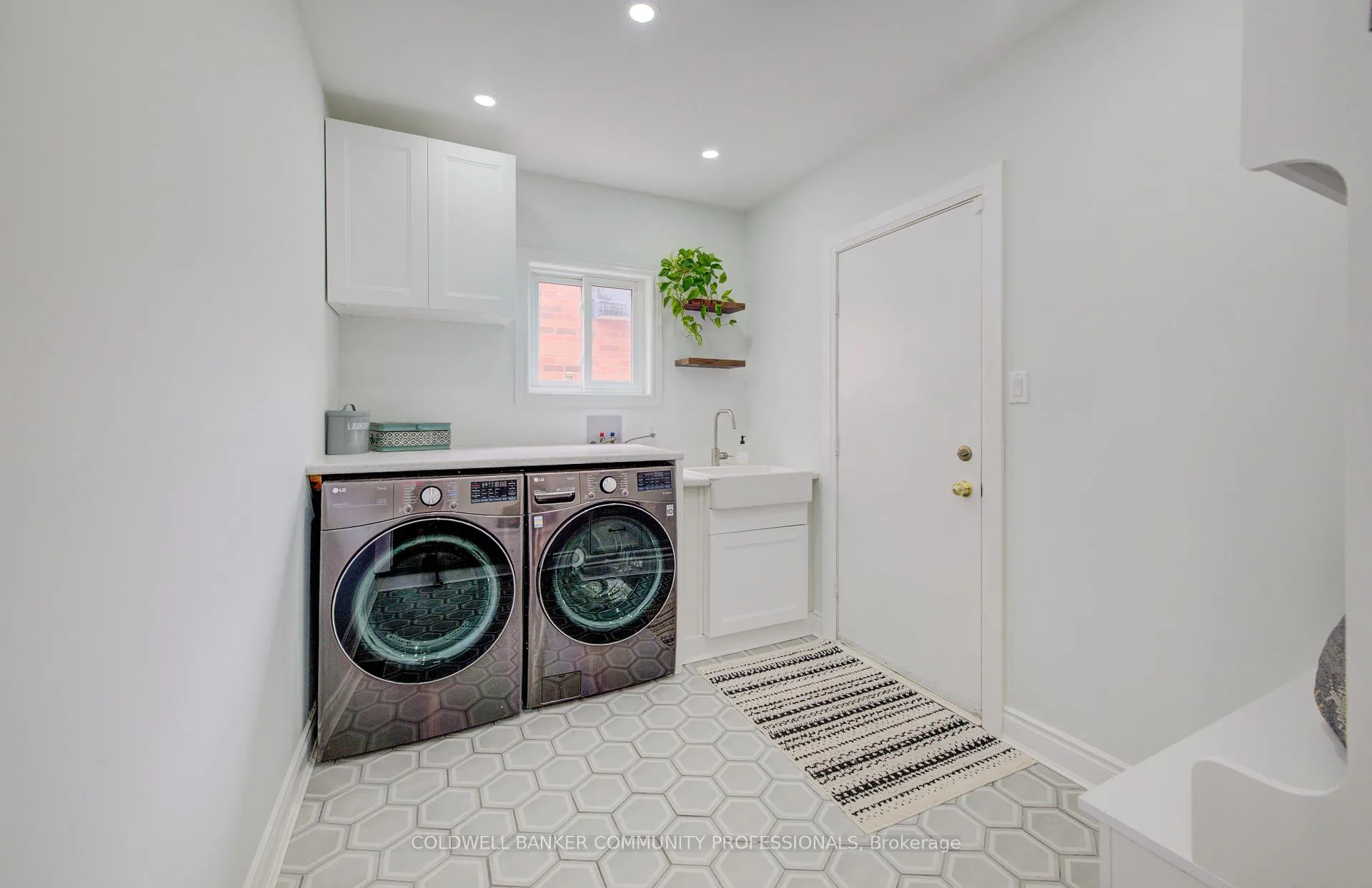 Photo 11 of 643 Phoebe Crescent, Burlington, Appleby — HOMEH