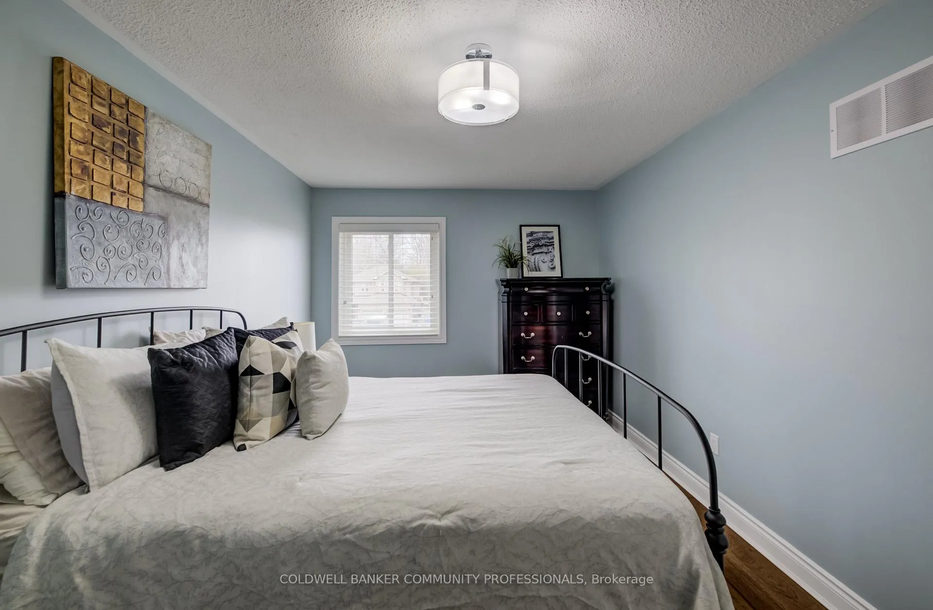 Photo 27 of 643 Phoebe Crescent, Burlington, Appleby — HOMEH